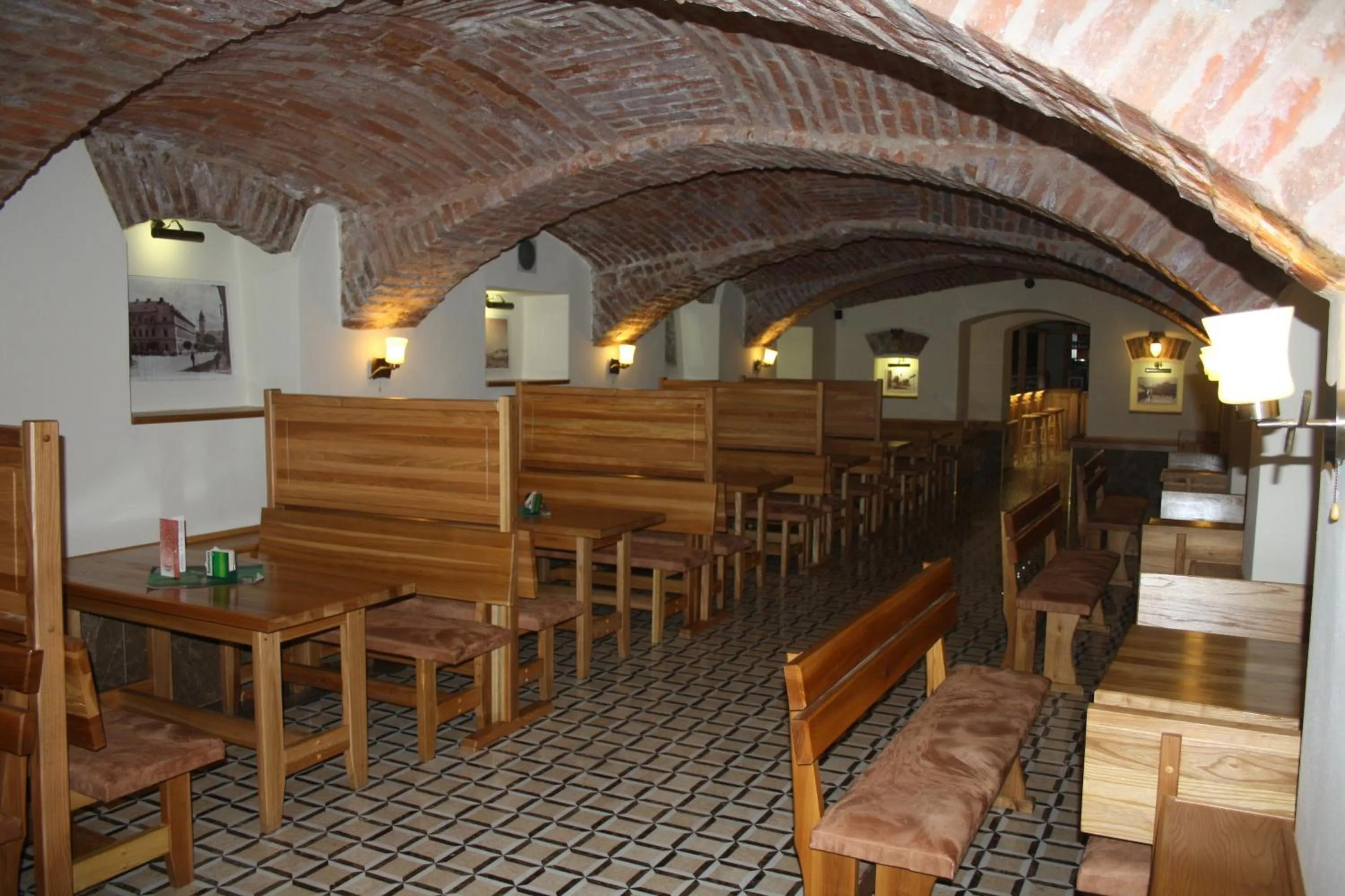 Restaurant/places to eat in Hotel Europa