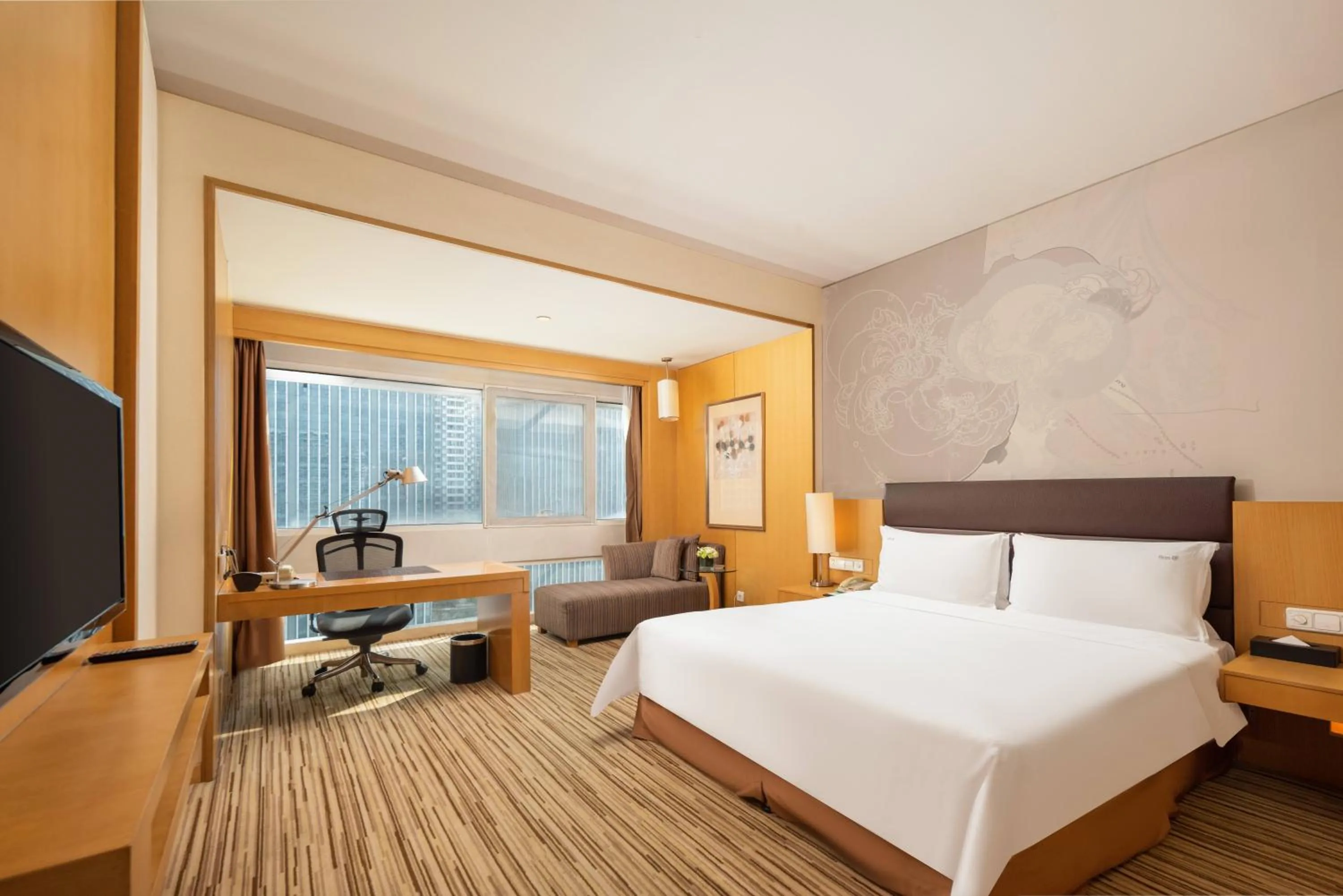 Photo of the whole room, Bed in Holiday Inn Shijiazhuang Central by IHG