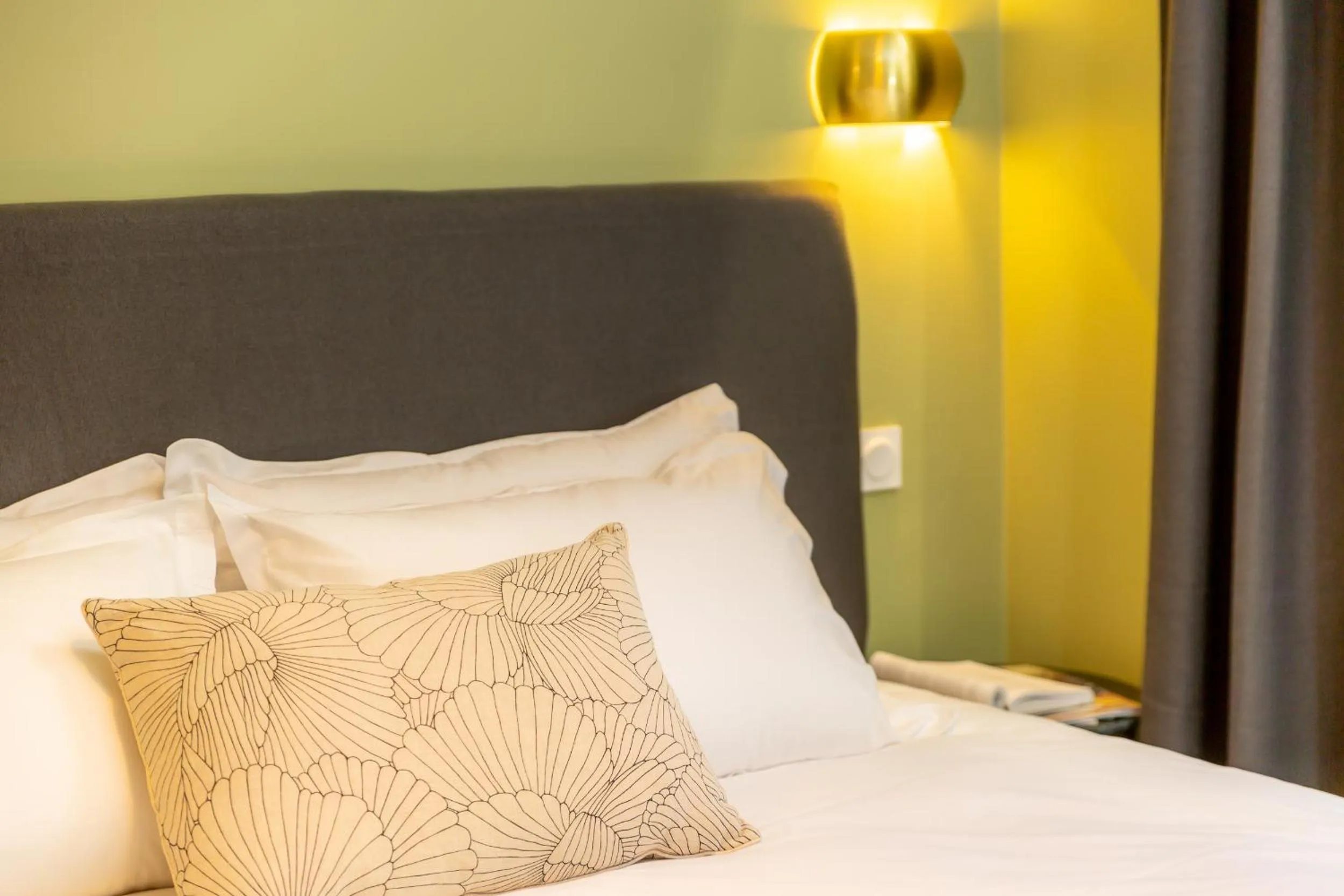 Bedroom, Bed in Les appartements chics du Vieux-Port