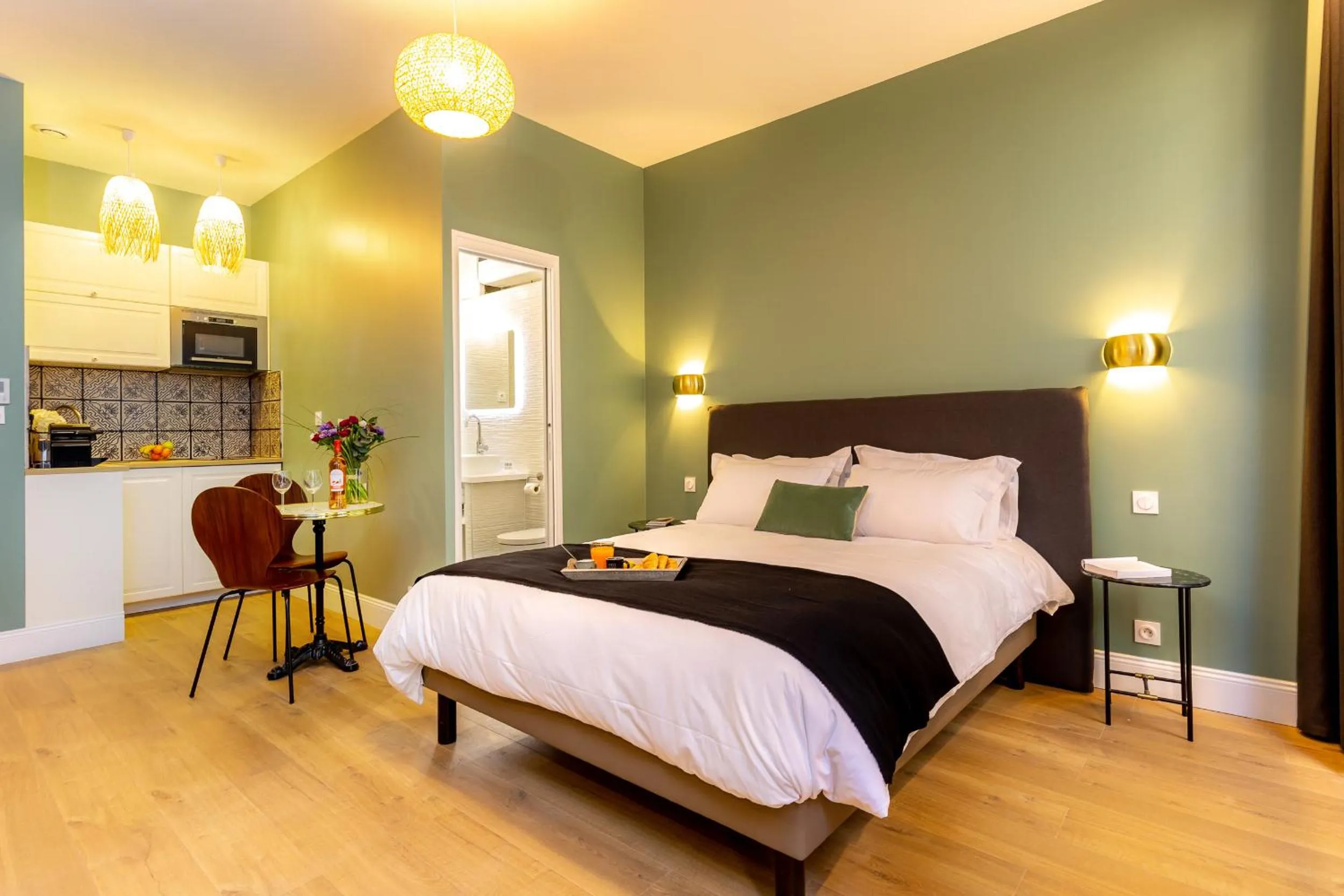 Bedroom, Bed in Les appartements chics du Vieux-Port