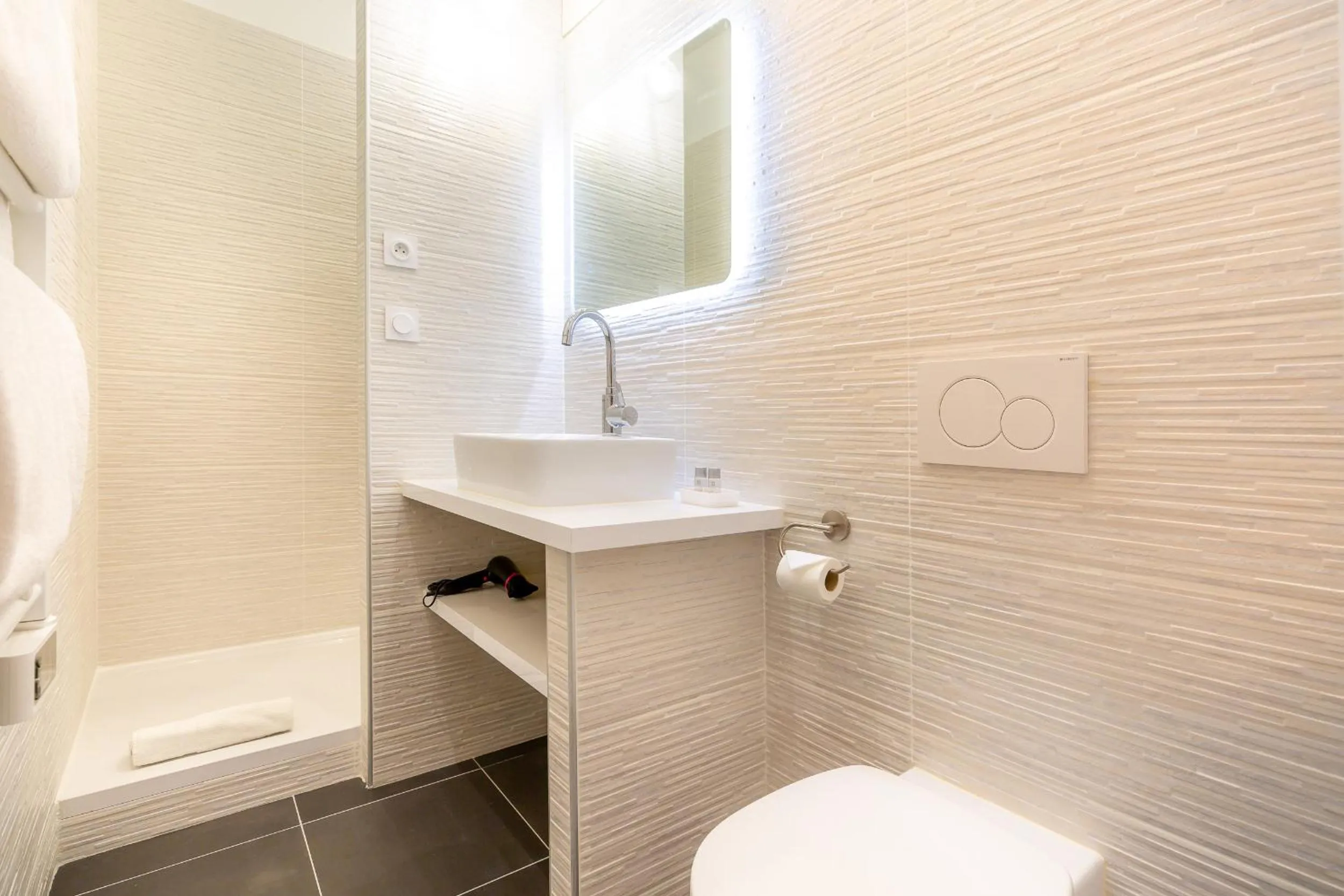 Bathroom in Les appartements chics du Vieux-Port