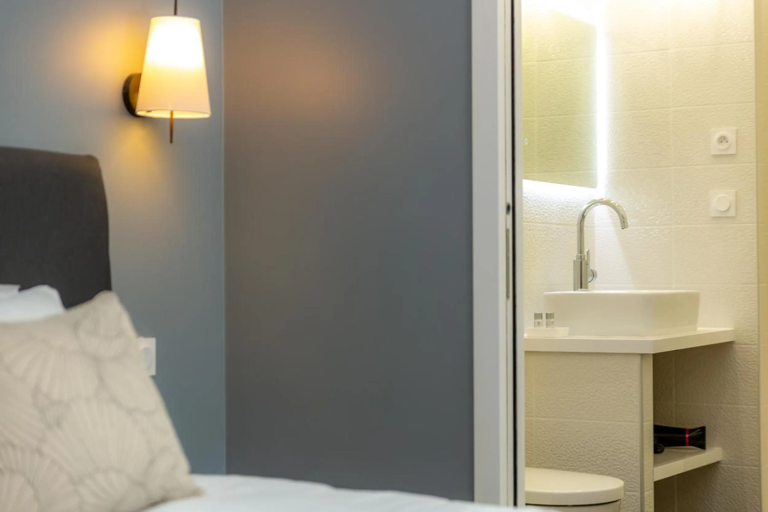 Bedroom, Bed in Les appartements chics du Vieux-Port