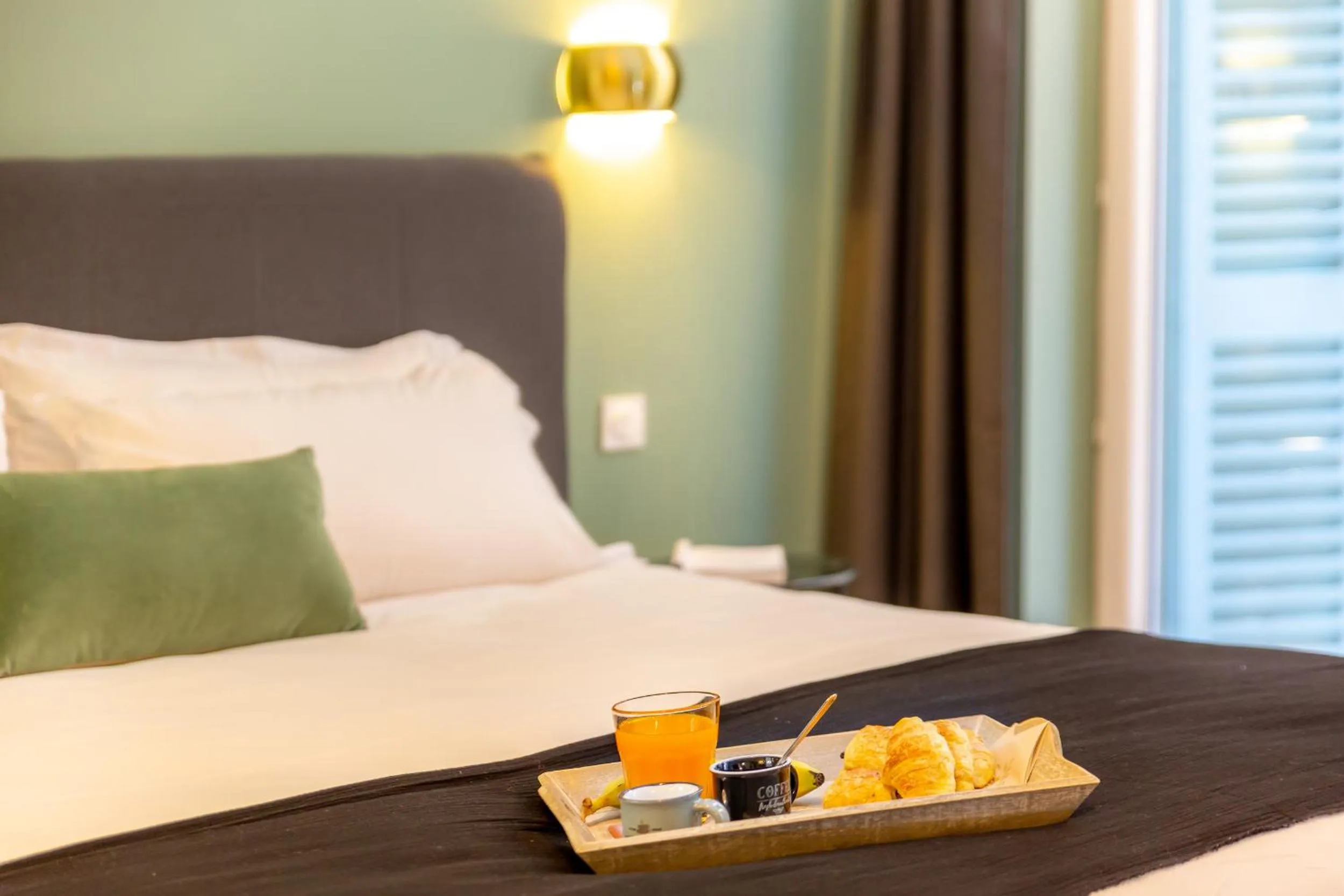 Bedroom, Bed in Les appartements chics du Vieux-Port