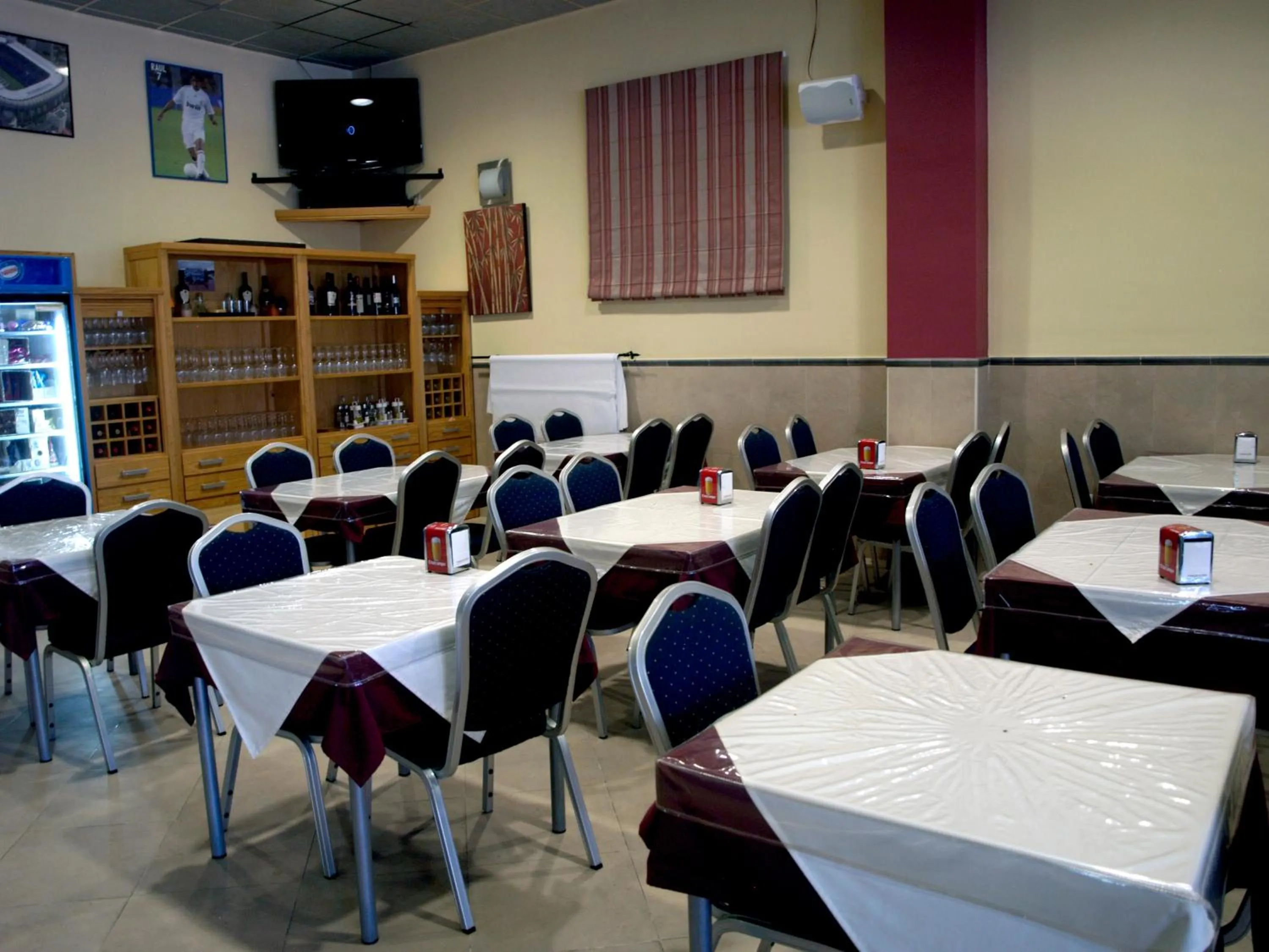 Restaurant/places to eat in Hostal la Molina