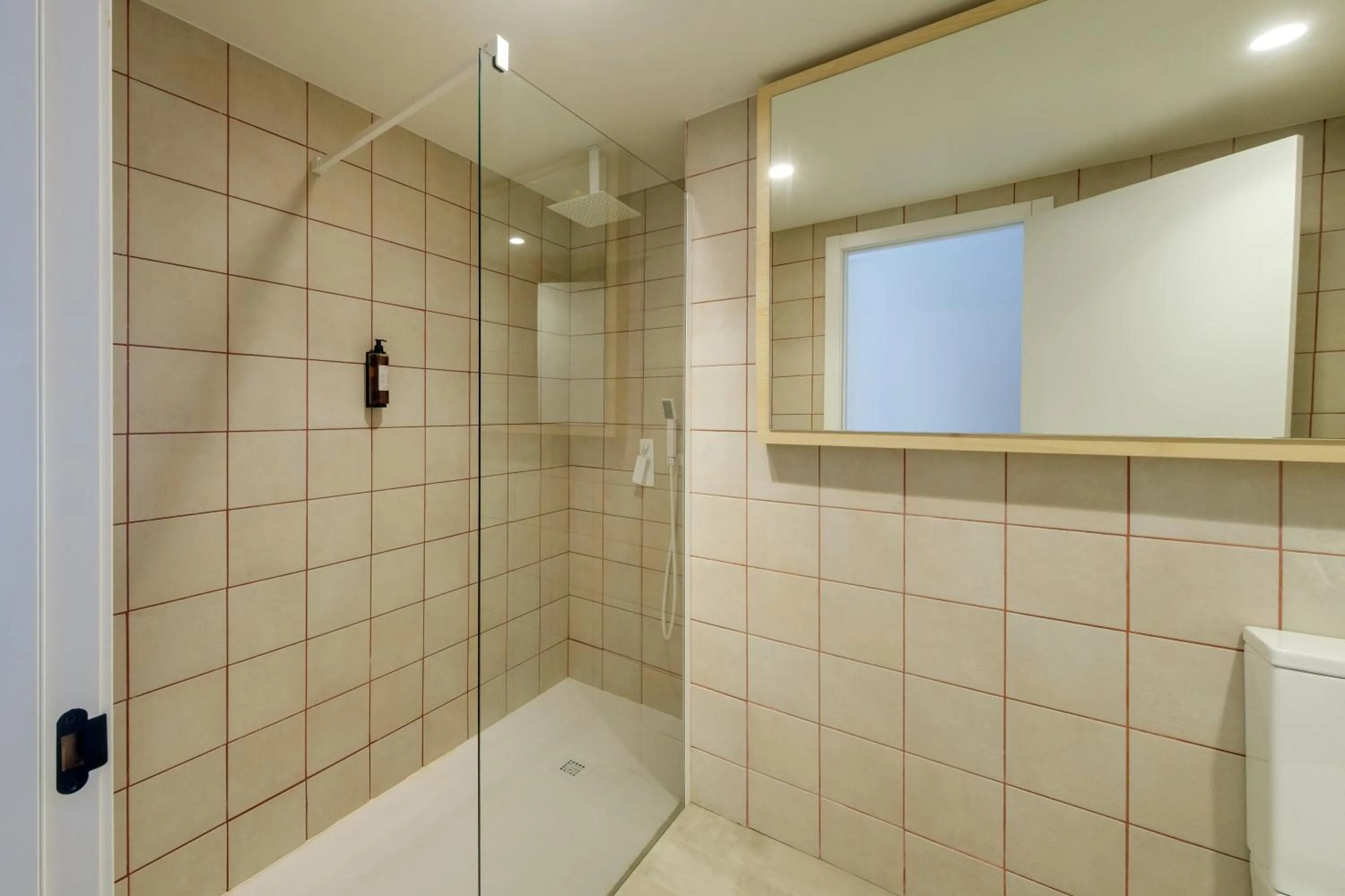 Shower in Cabot Cala Ferrera