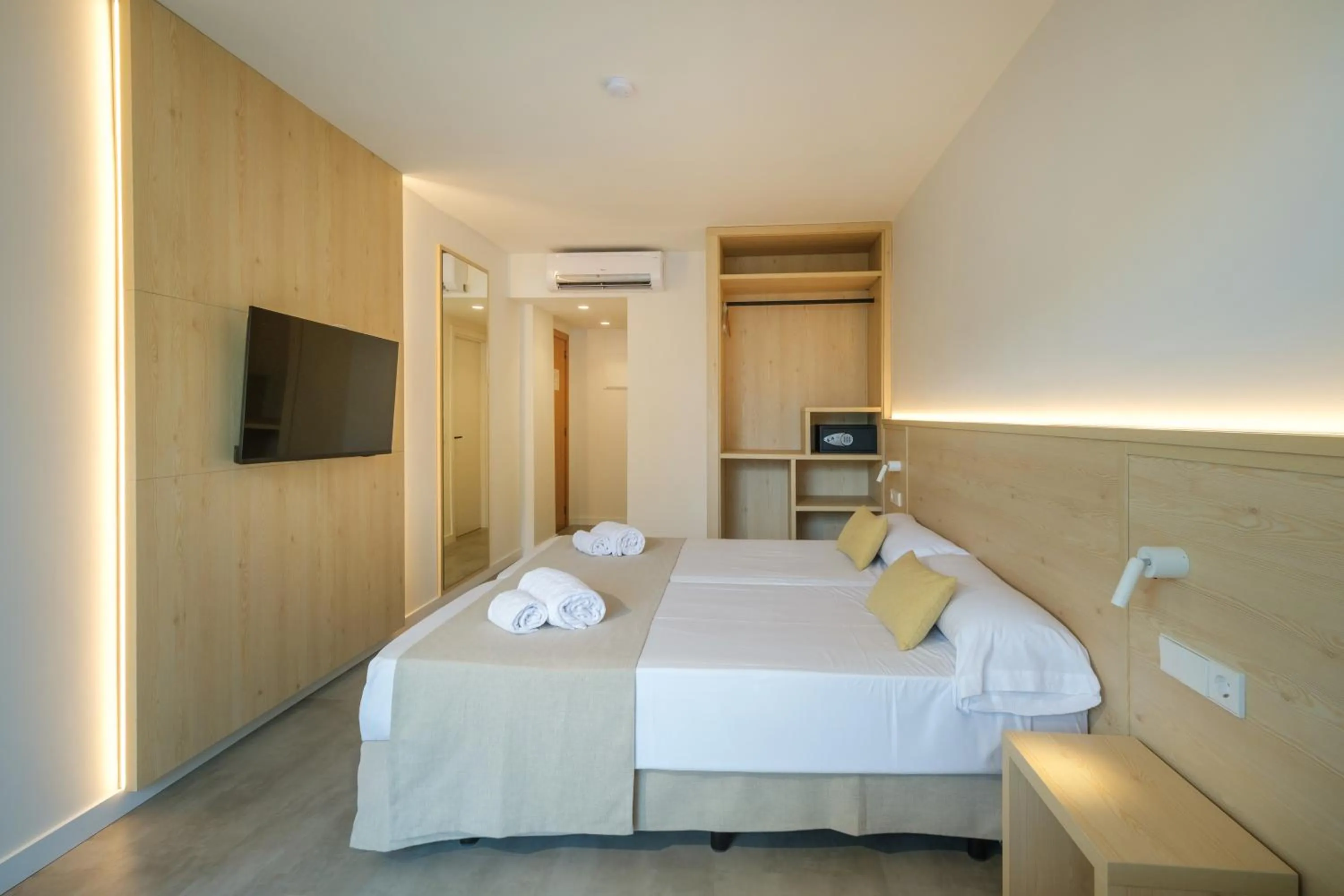 Bed in Cabot Cala Ferrera