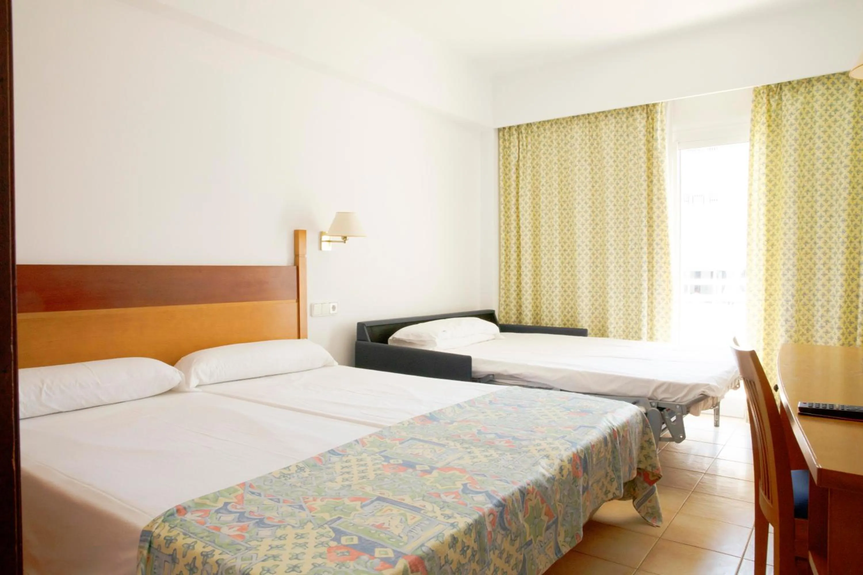 Bedroom, Bed in Gavimar Cala Gran Hotel and Apartments