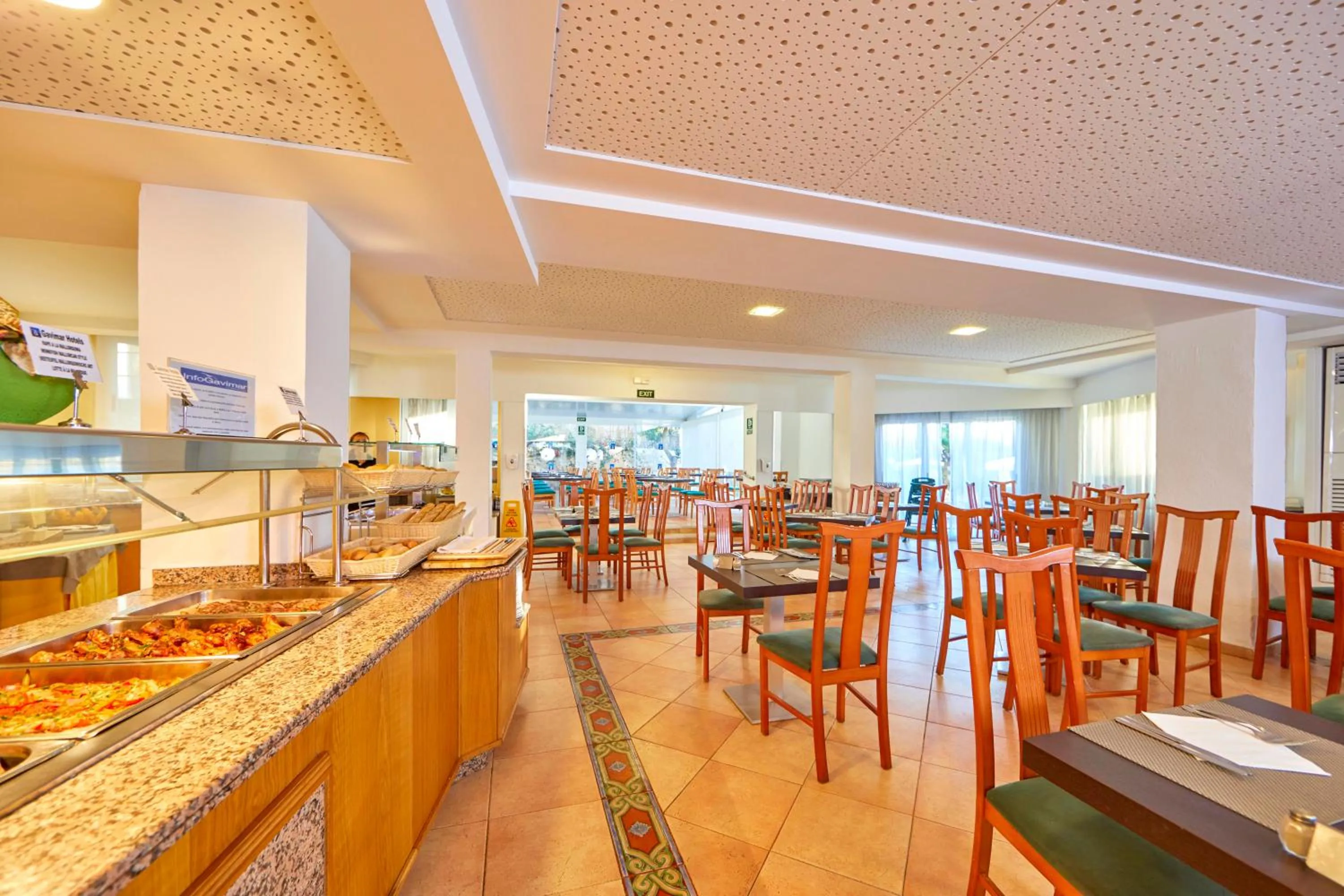 Restaurant/places to eat in Gavimar Cala Gran Hotel and Apartments