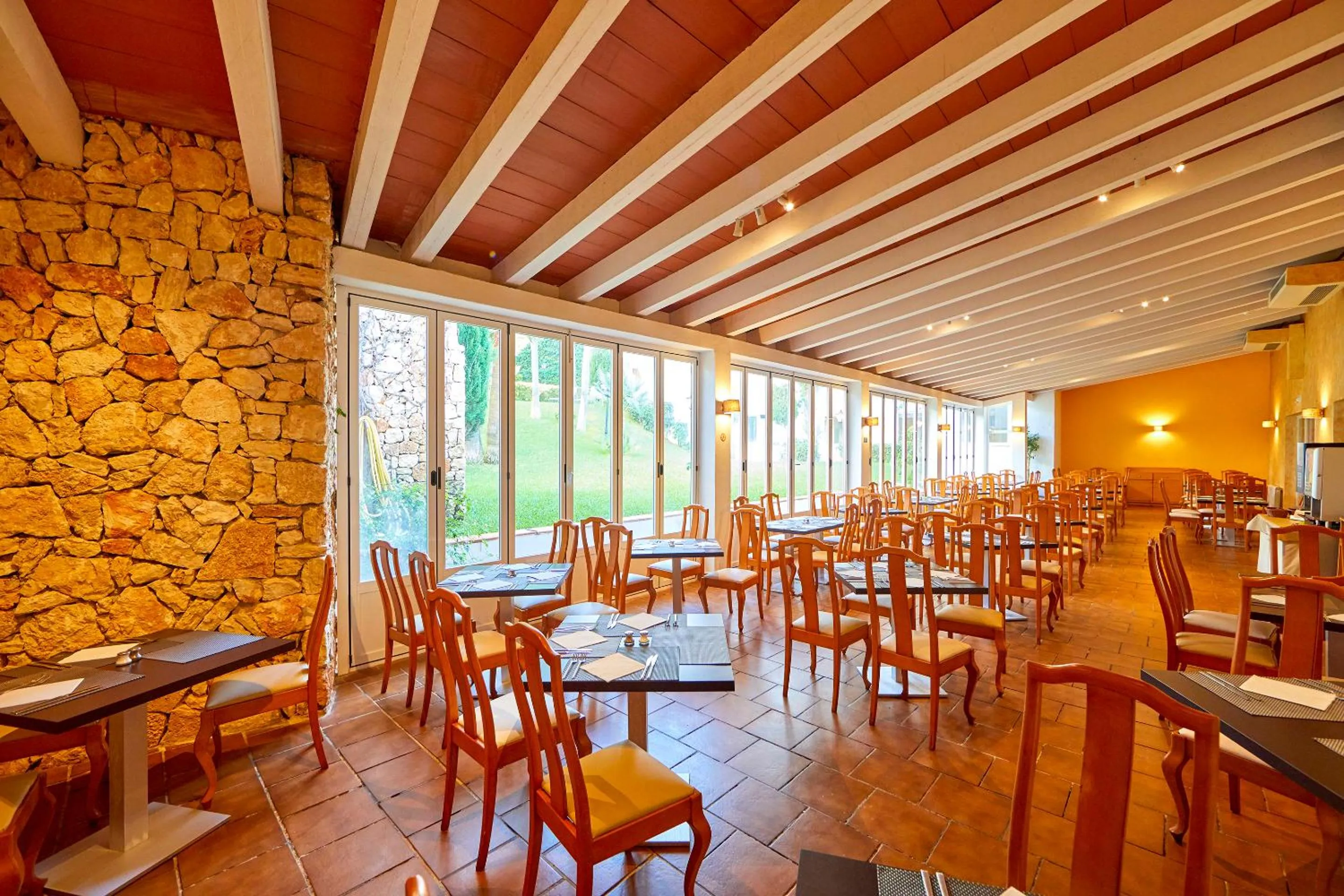 Restaurant/places to eat in Gavimar La Mirada Hotel and Apartments