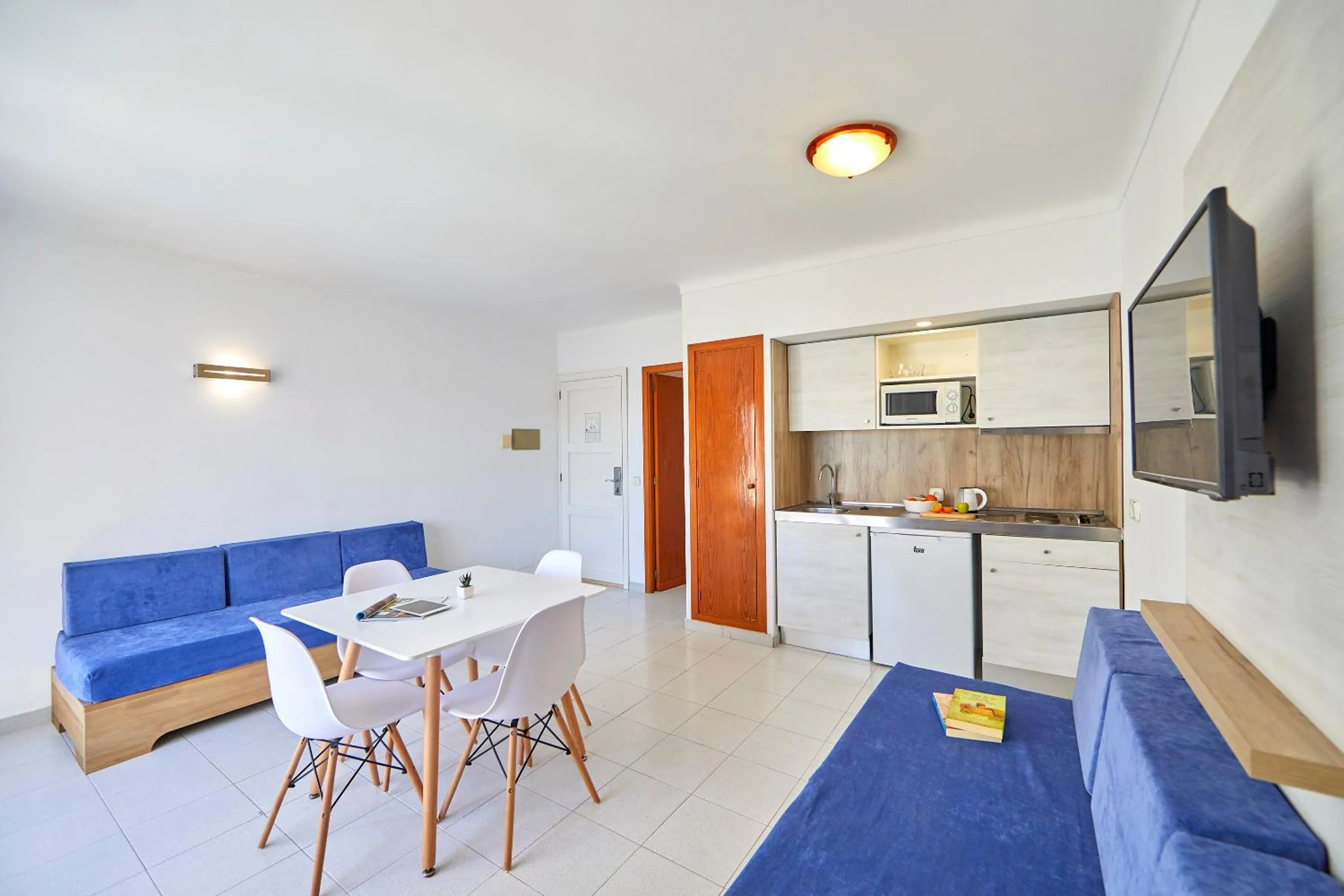 Kitchen or kitchenette in Gavimar Ariel Chico Hotel and Apartments