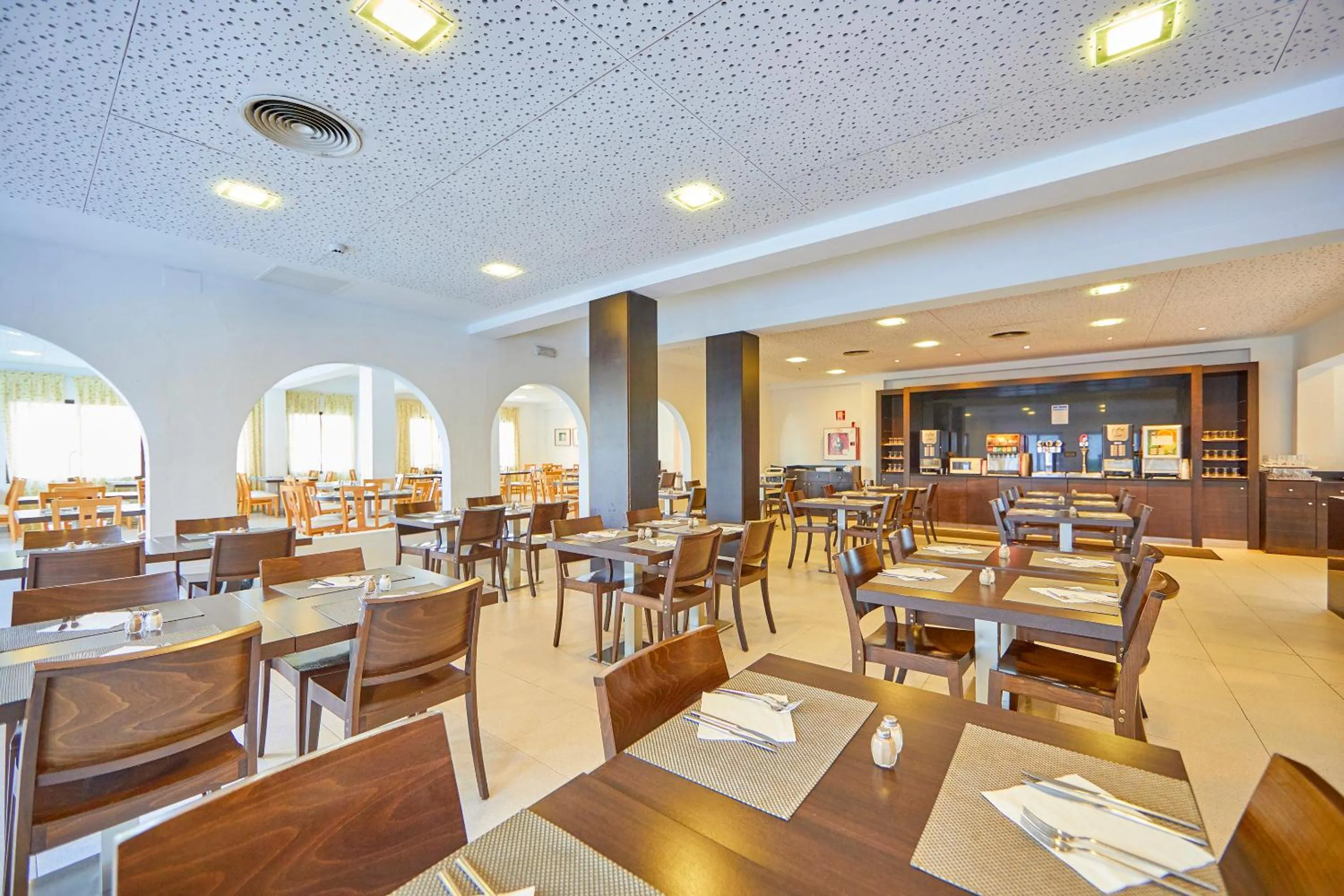 Restaurant/places to eat in Gavimar Ariel Chico Hotel and Apartments