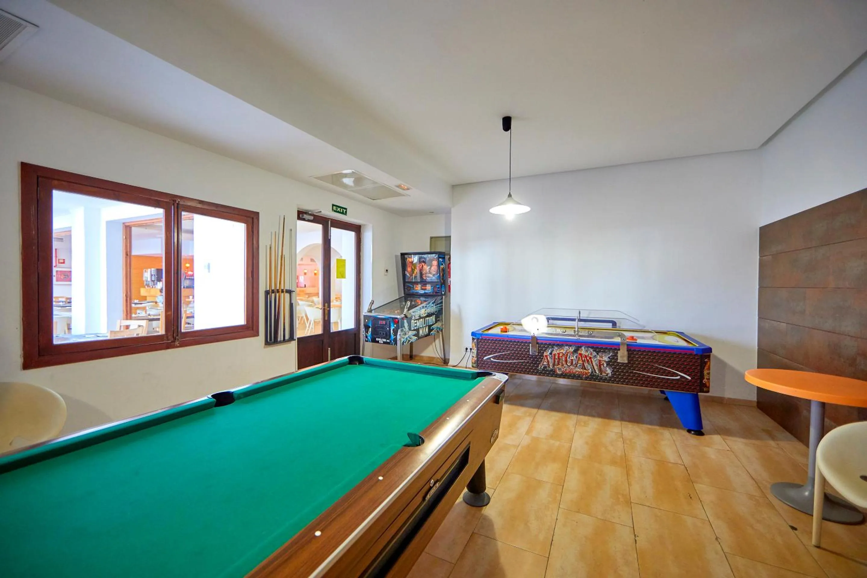 Billiard in Gavimar Ariel Chico Hotel and Apartments