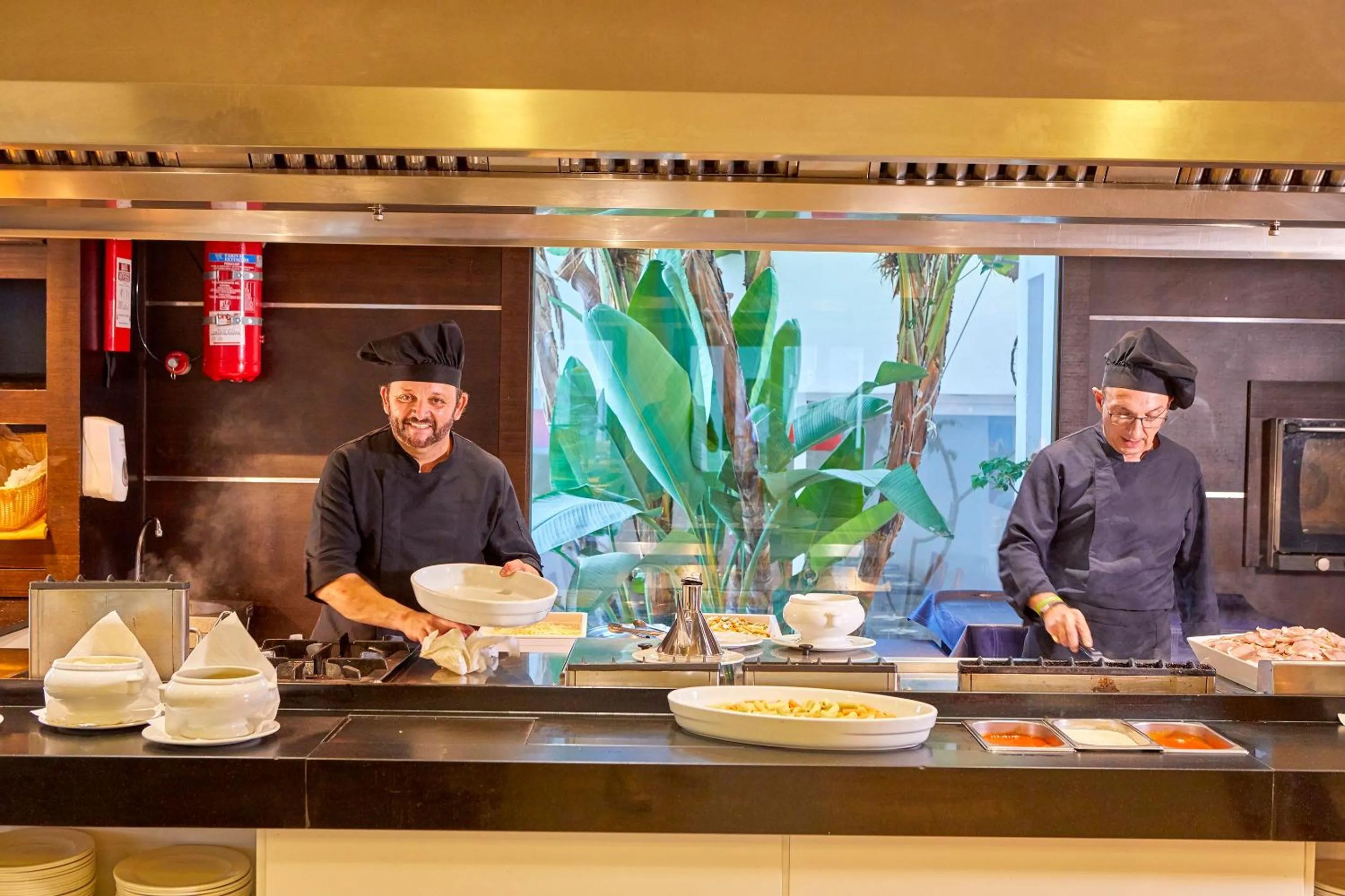 Restaurant/places to eat in Gavimar Ariel Chico Hotel and Apartments