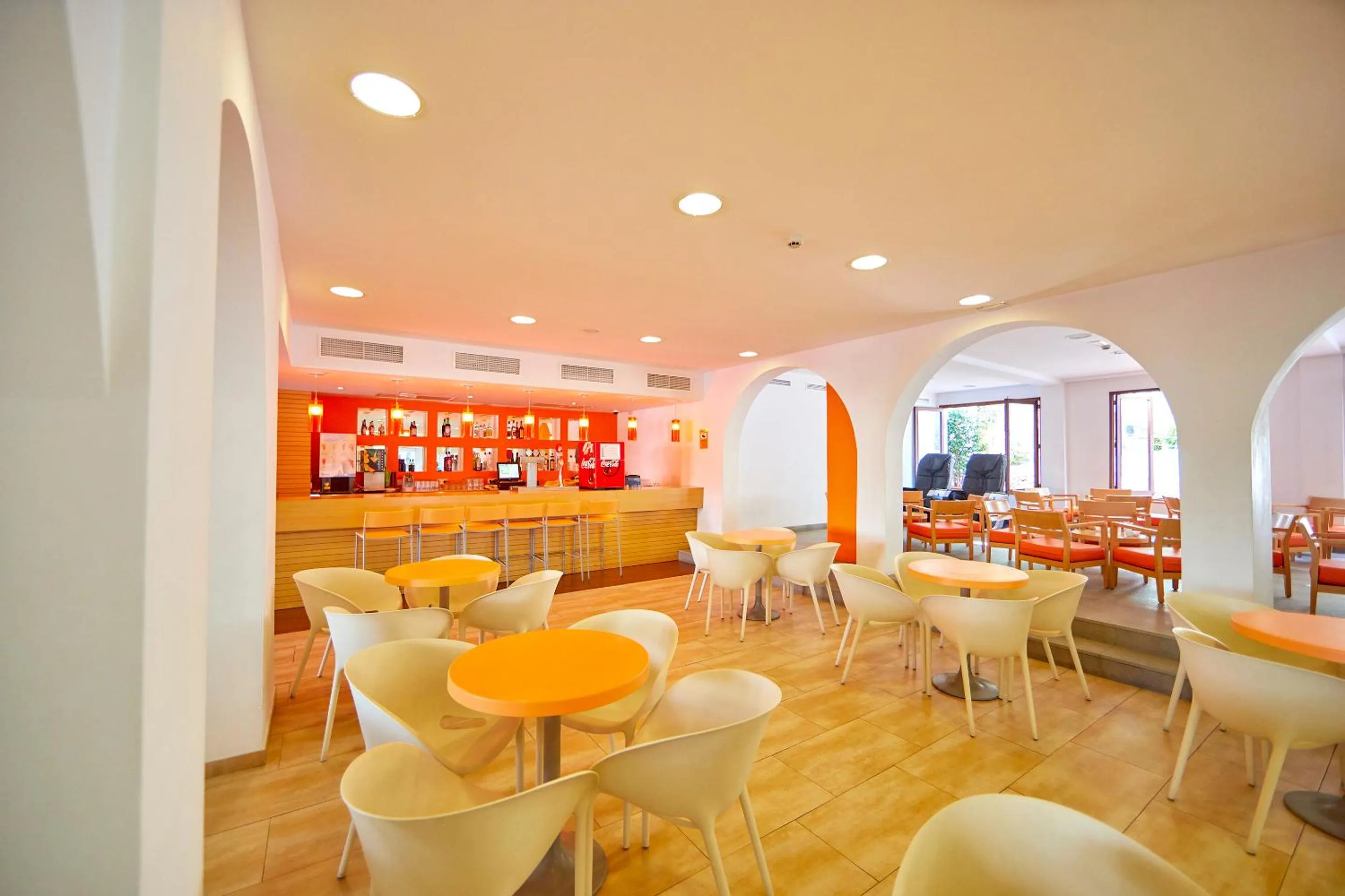 Lounge or bar in Gavimar Ariel Chico Hotel and Apartments