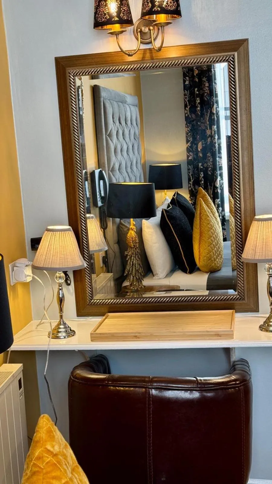 Seating area in Piccolino Hyde Park Hotel