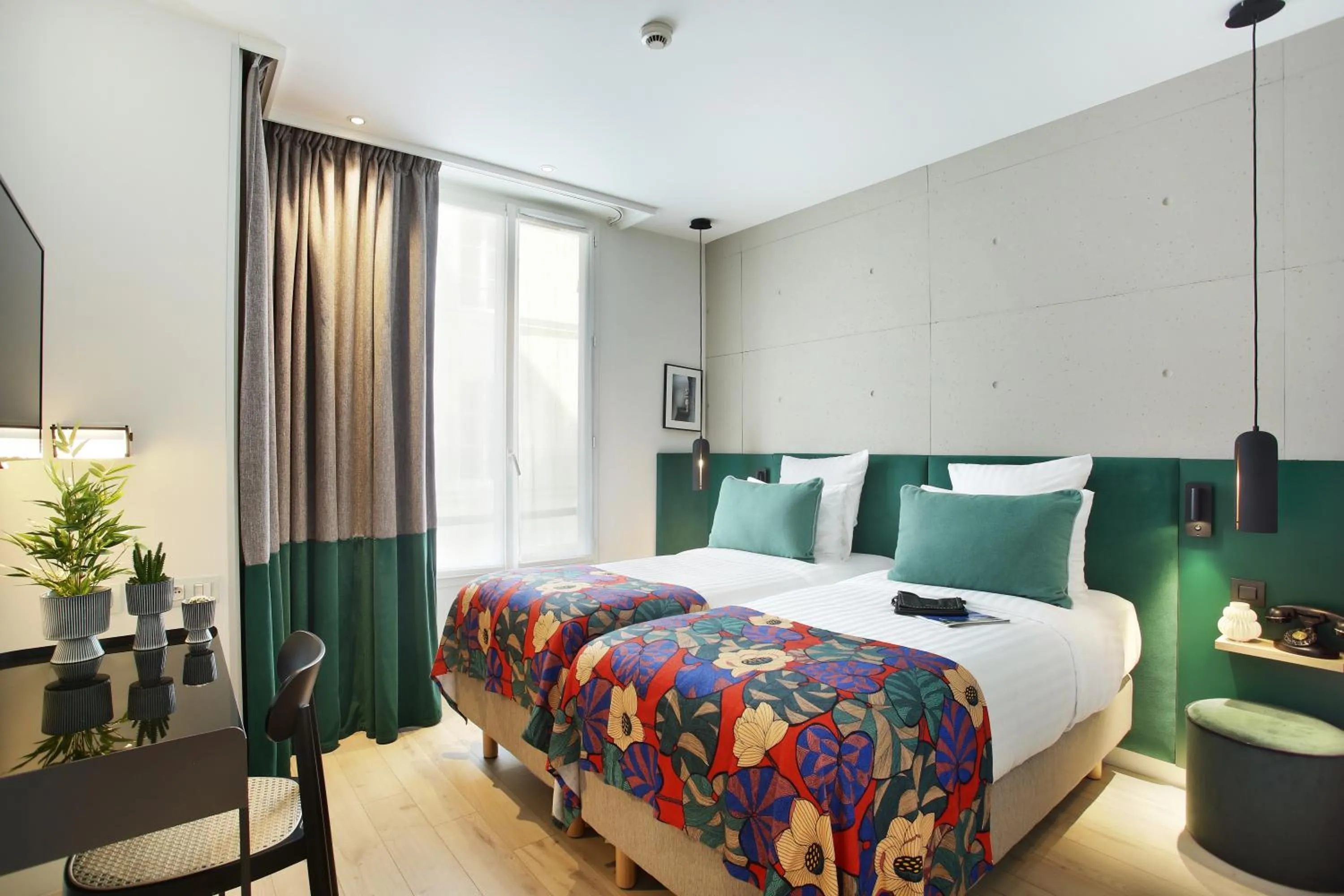 Photo of the whole room, Bed in Le Basile Hôtel