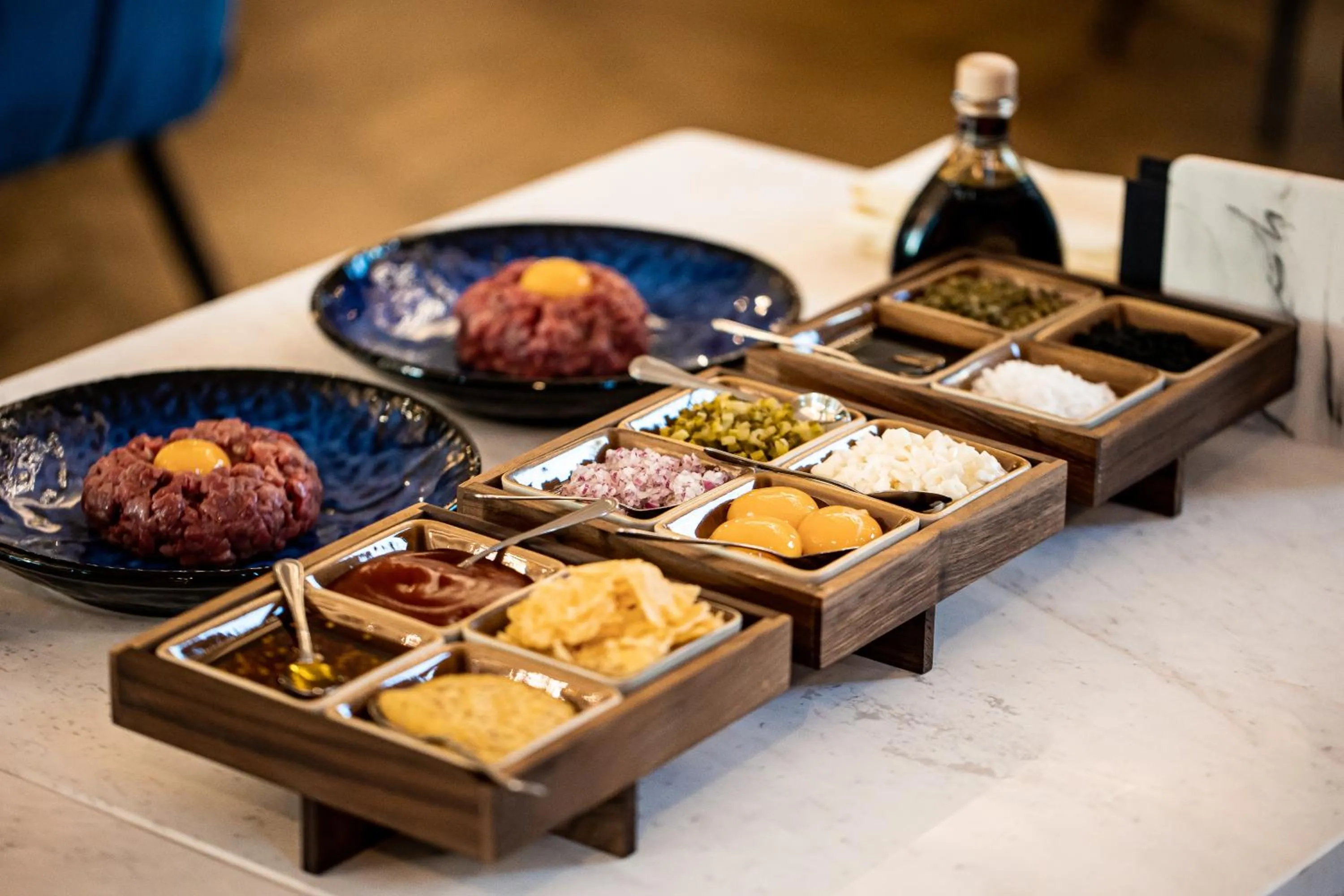 Restaurant/places to eat in Union Plaza Hotel