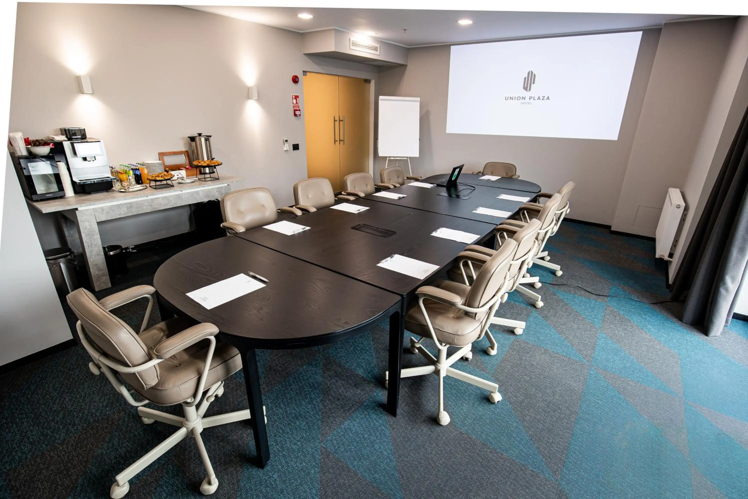 Business facilities in Union Plaza Hotel