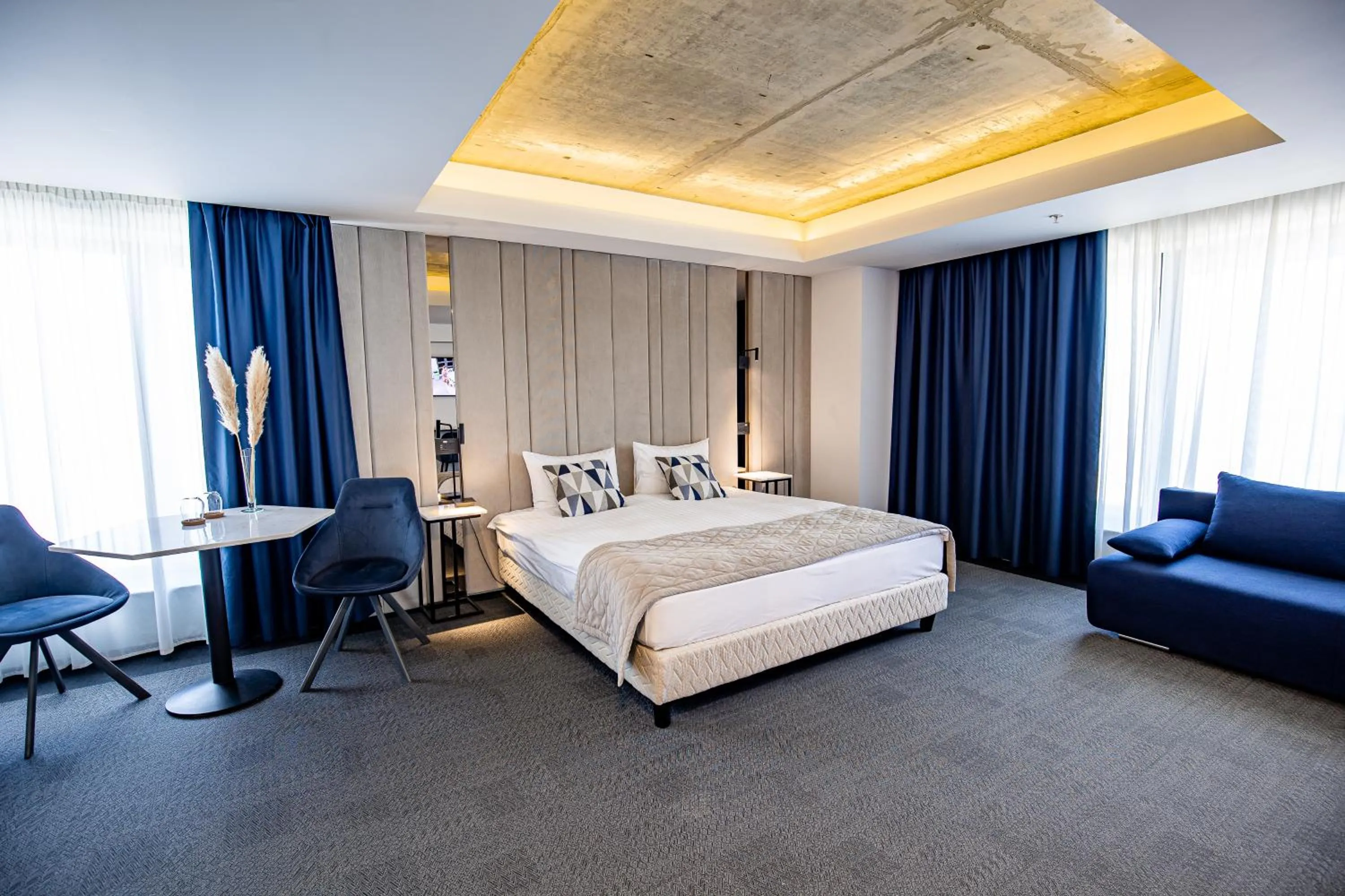 Bed in Union Plaza Hotel