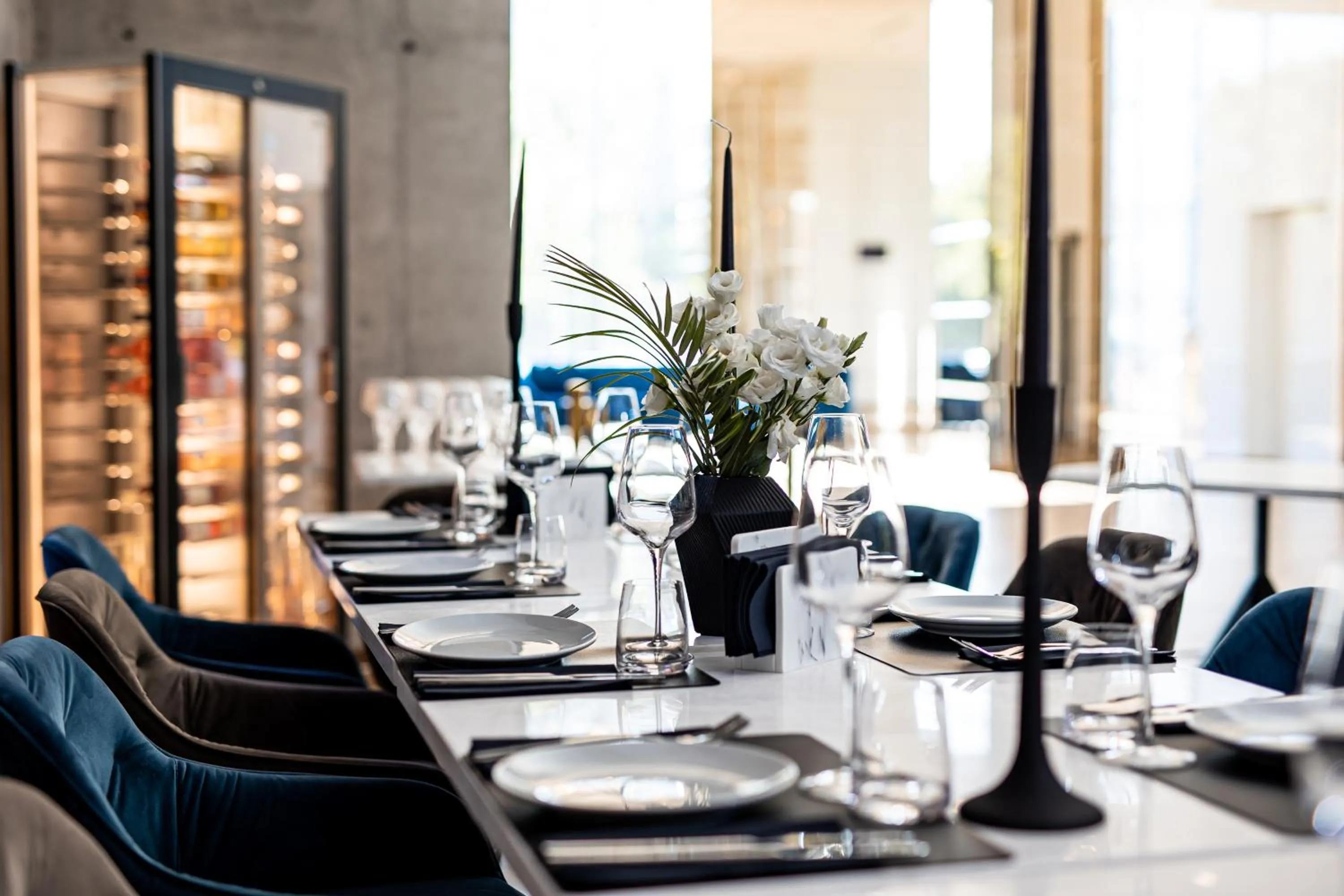 Restaurant/places to eat in Union Plaza Hotel