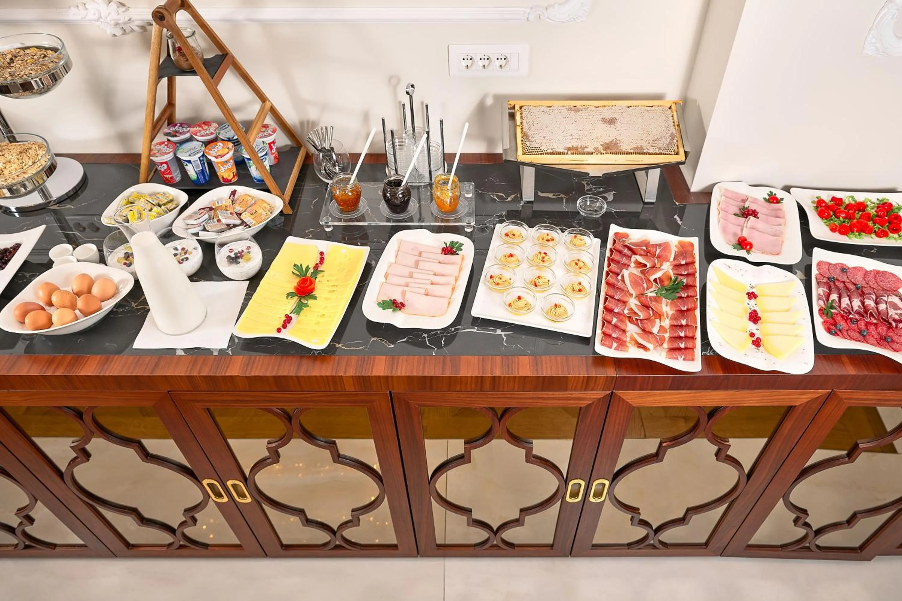 Breakfast in Hotel Villa Harmony