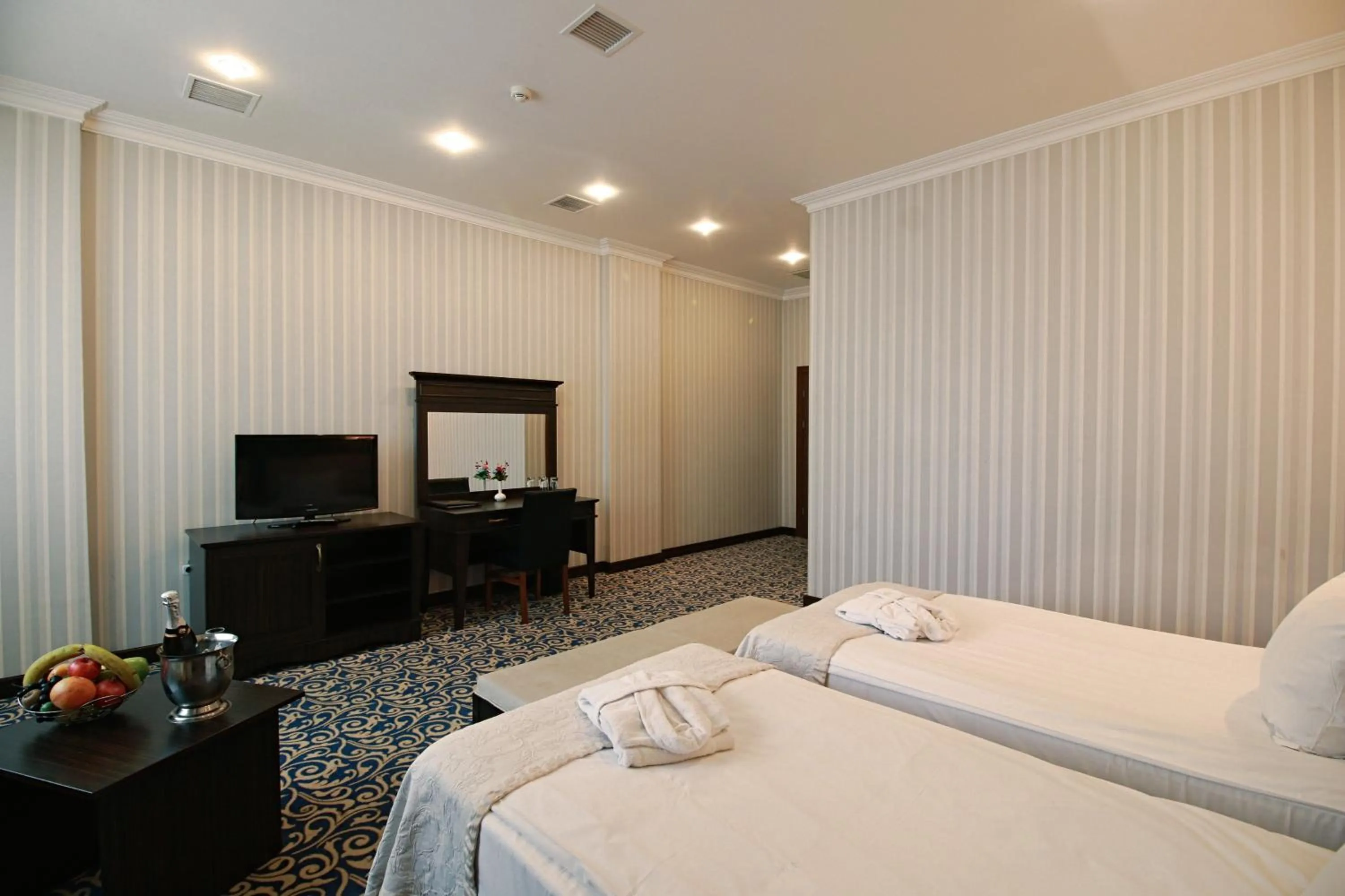 Photo of the whole room in New Baku Hotel