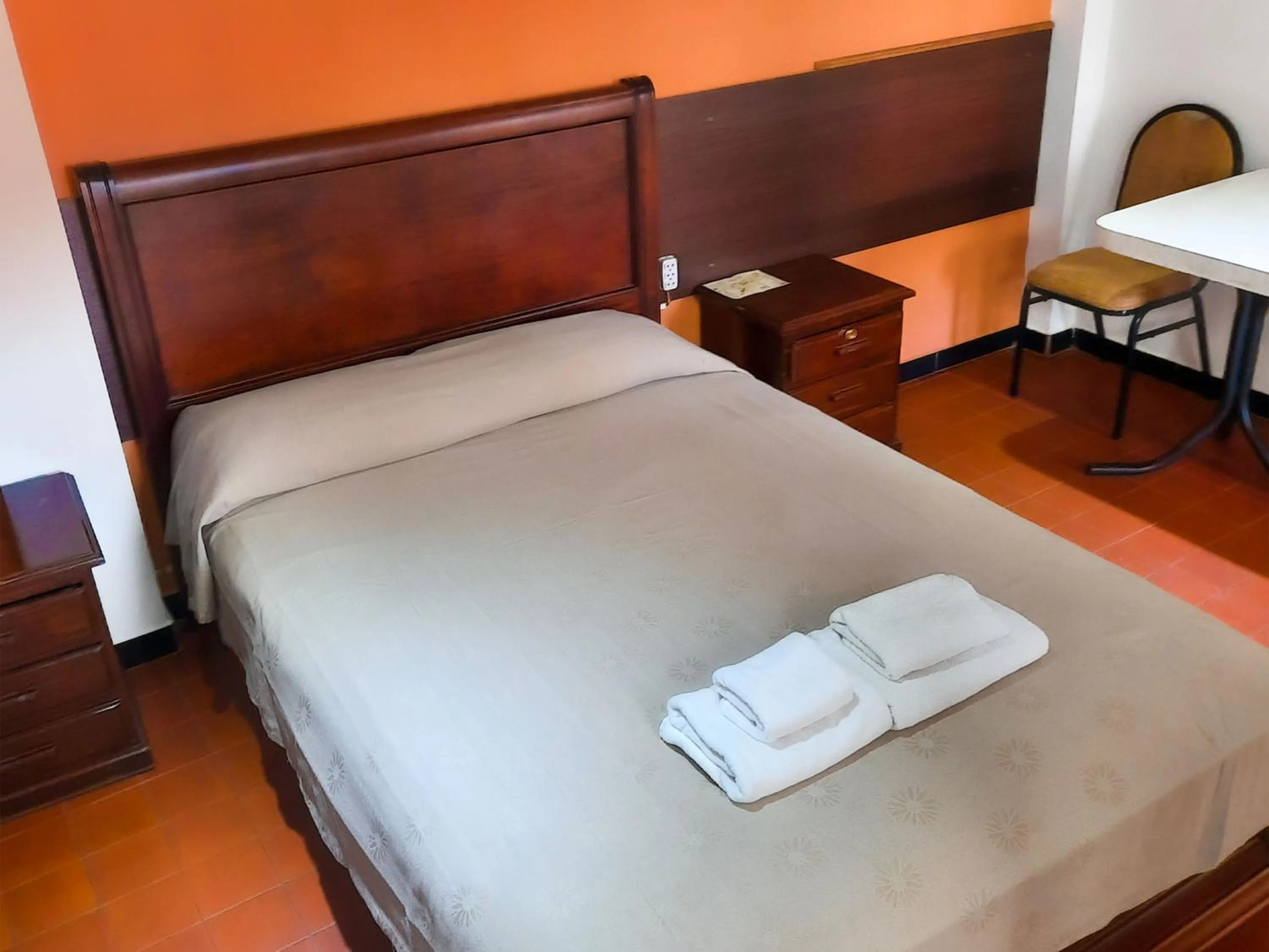 Bed in Cittadella Hostal
