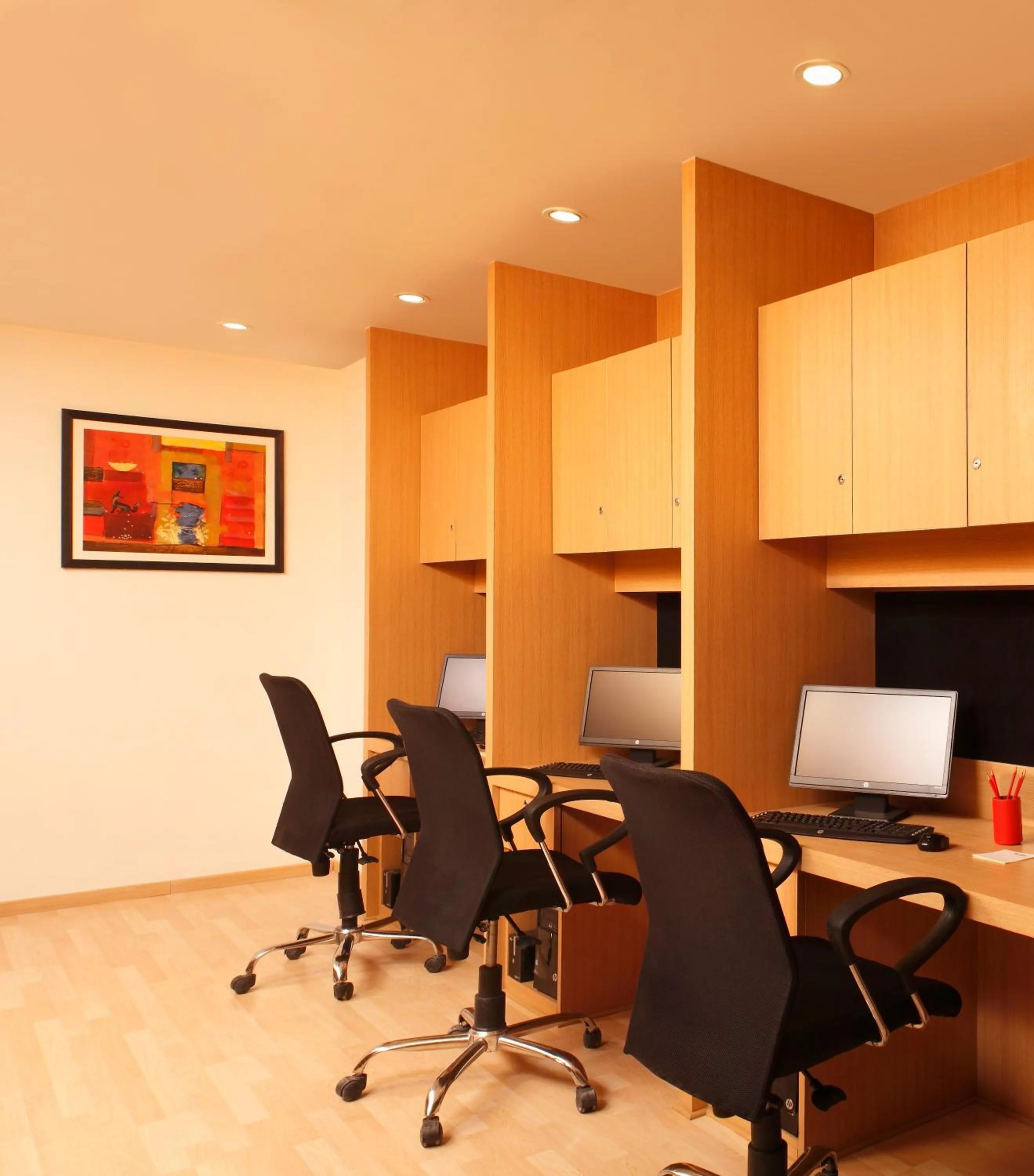 Business facilities in Red Fox by Lemon Tree Hotels, Delhi Airport