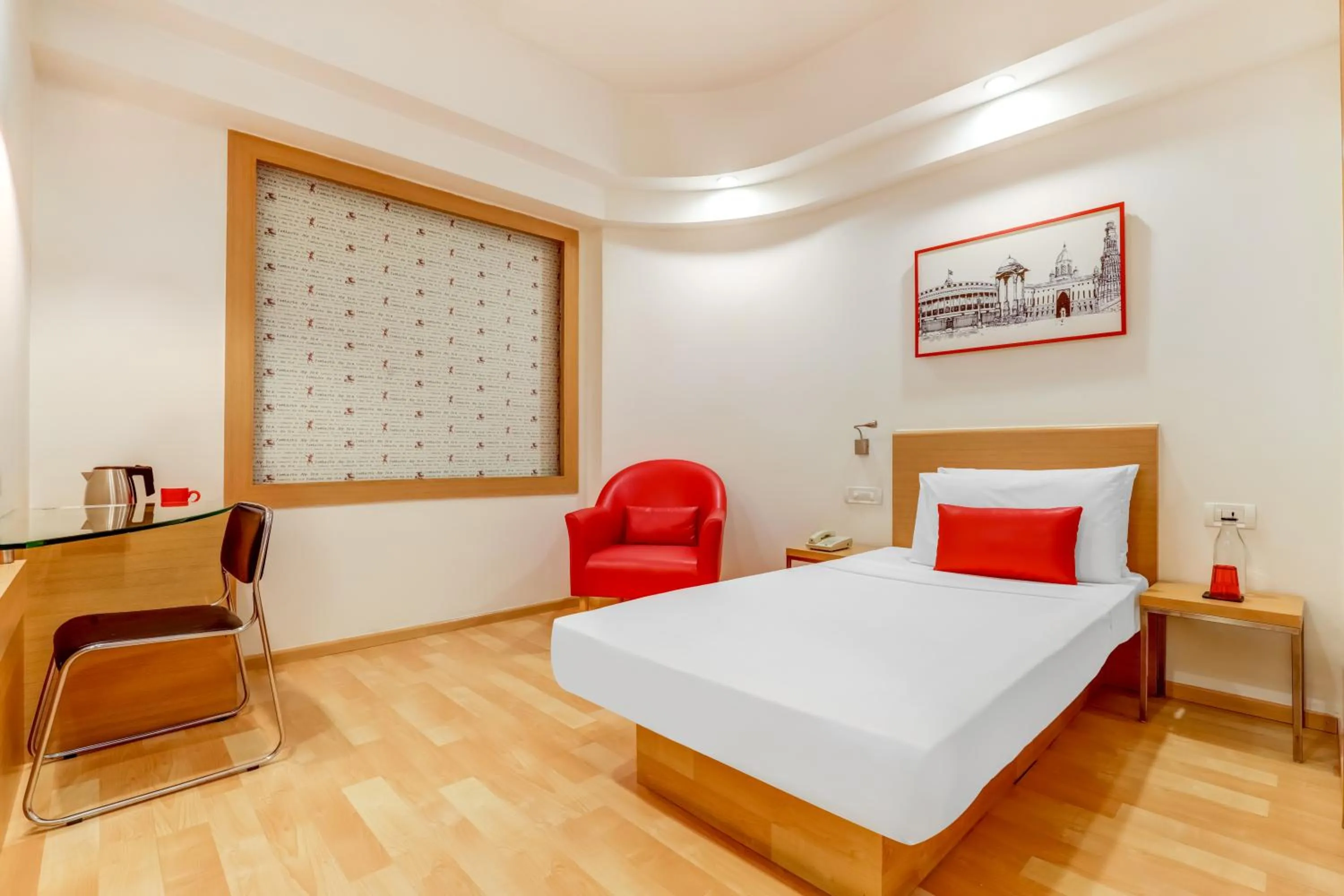 Bed in Red Fox by Lemon Tree Hotels, Delhi Airport
