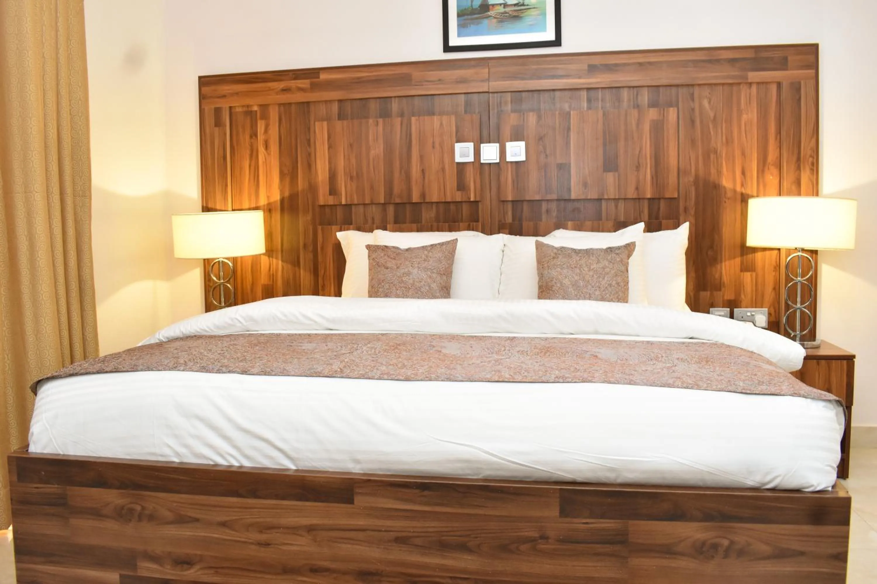 Bedroom, Bed in Qualibest Grand Hotels