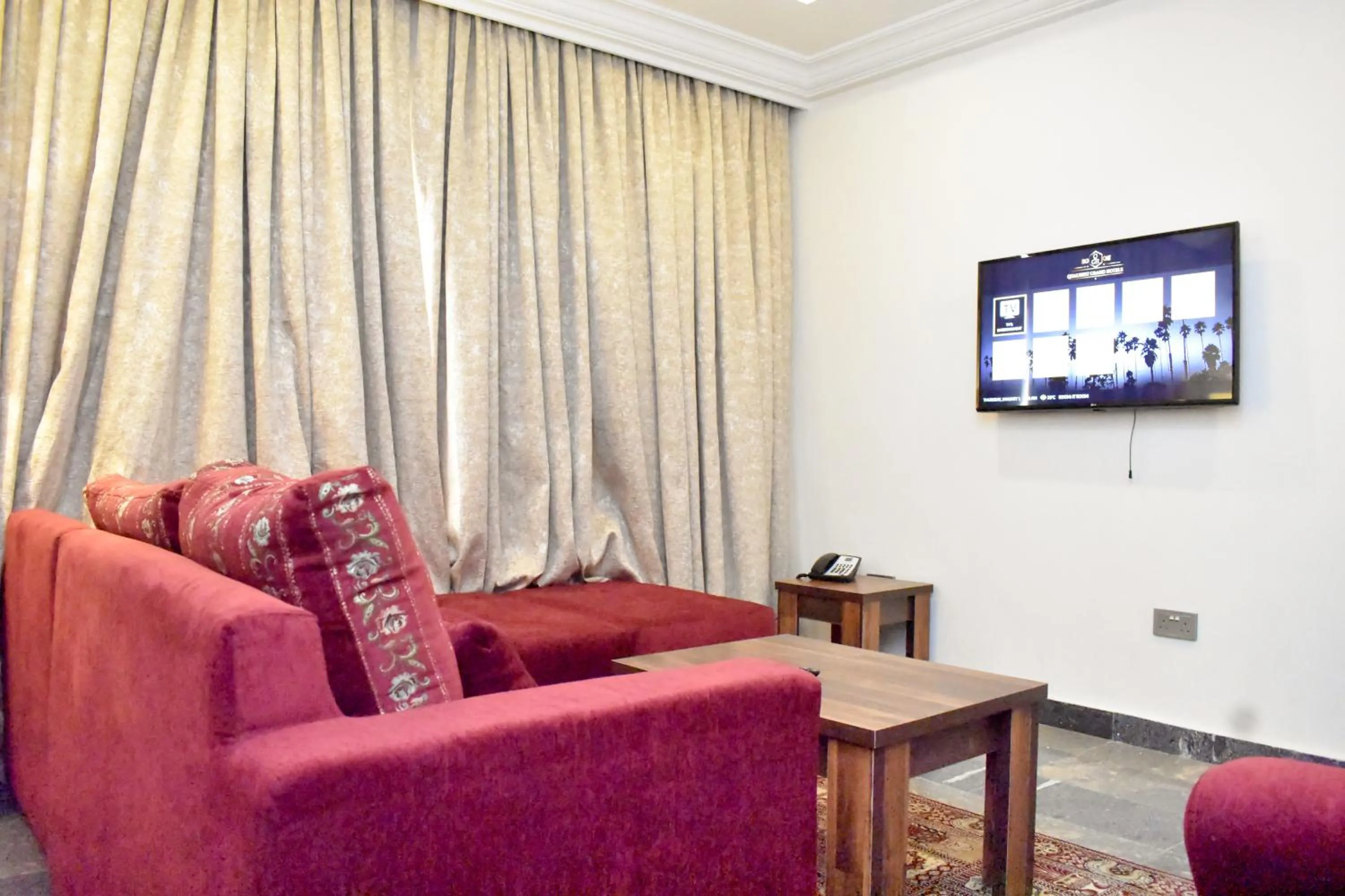 Living room in Qualibest Grand Hotels