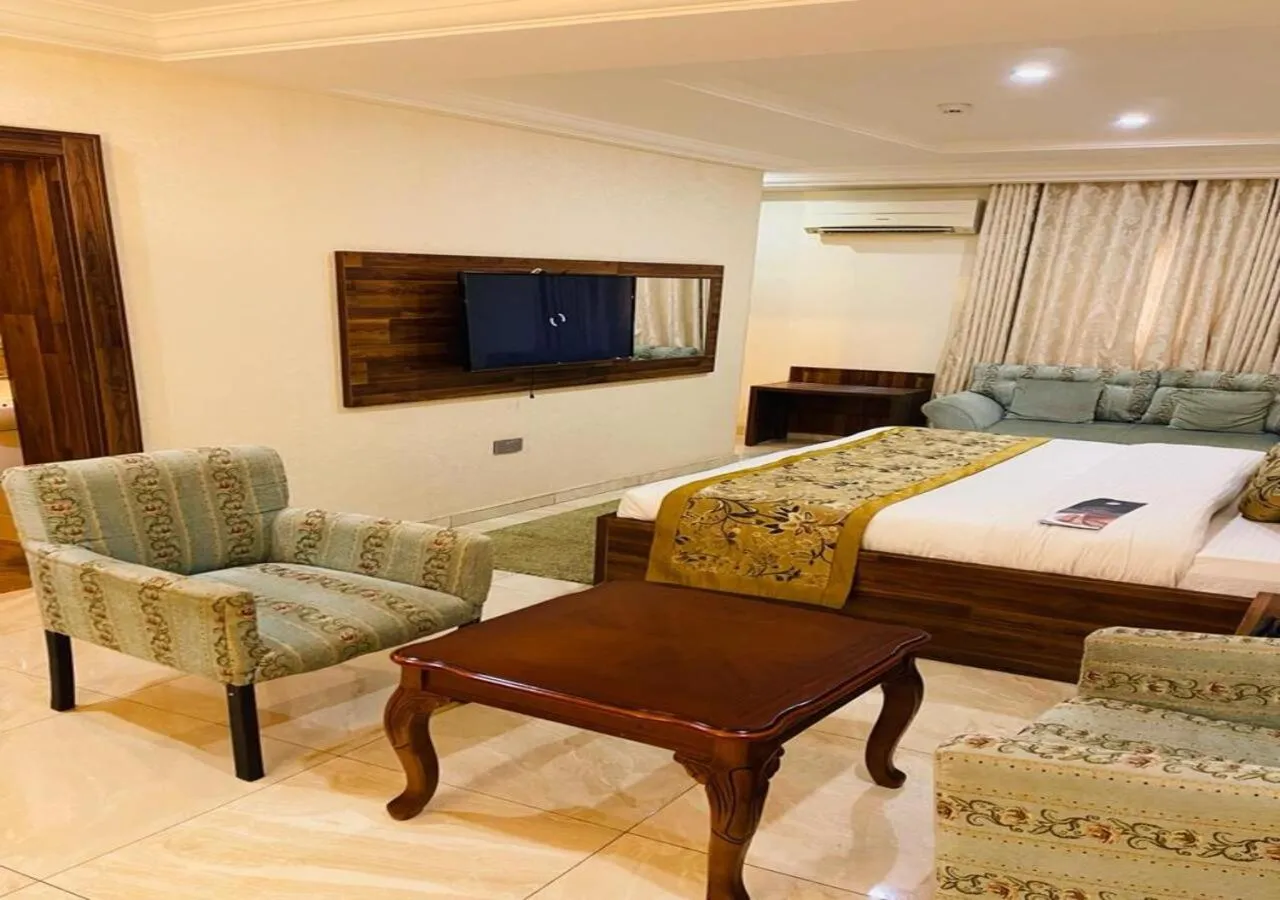 Bedroom, Bed in Qualibest Grand Hotels