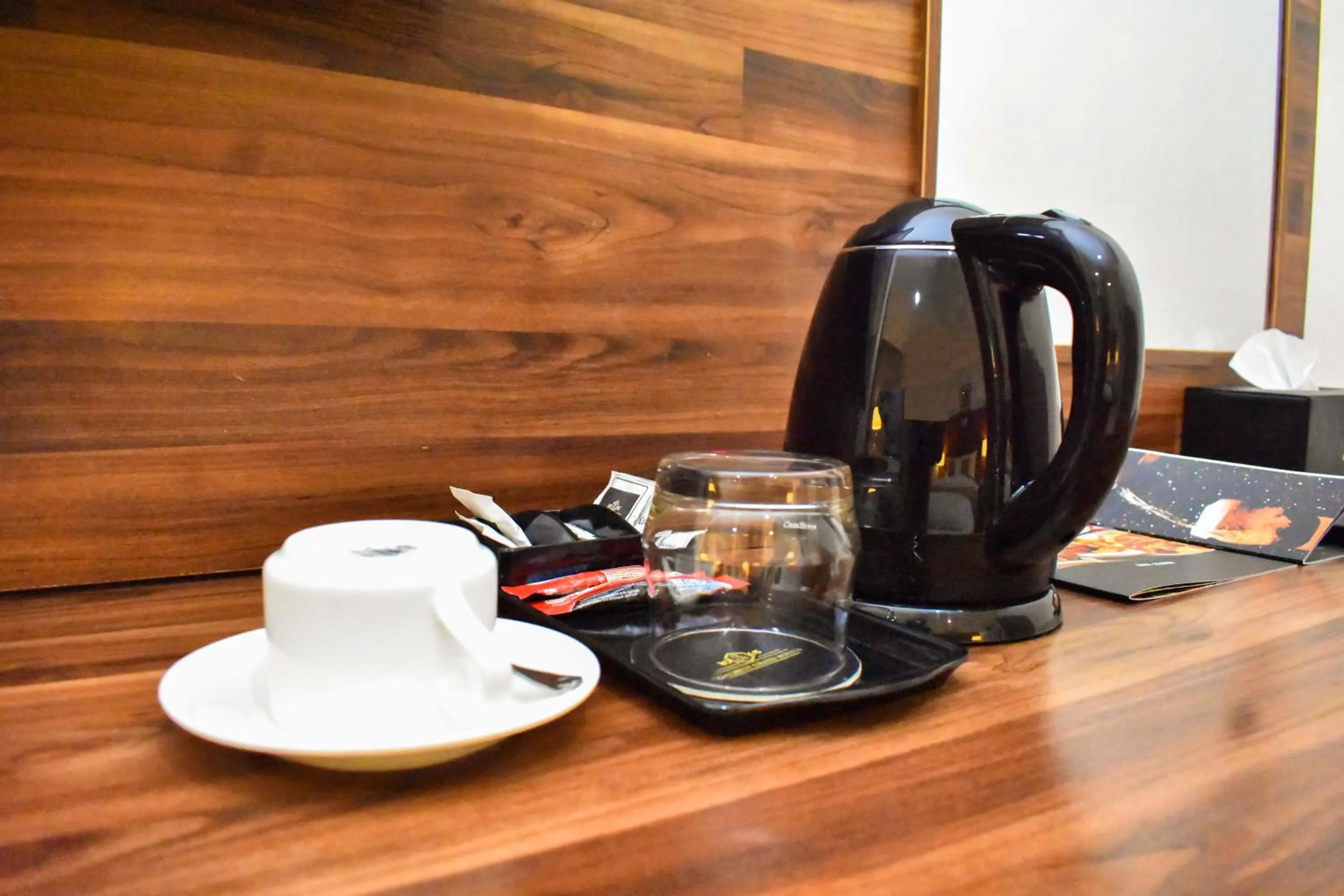 Coffee/tea facilities in Qualibest Grand Hotels
