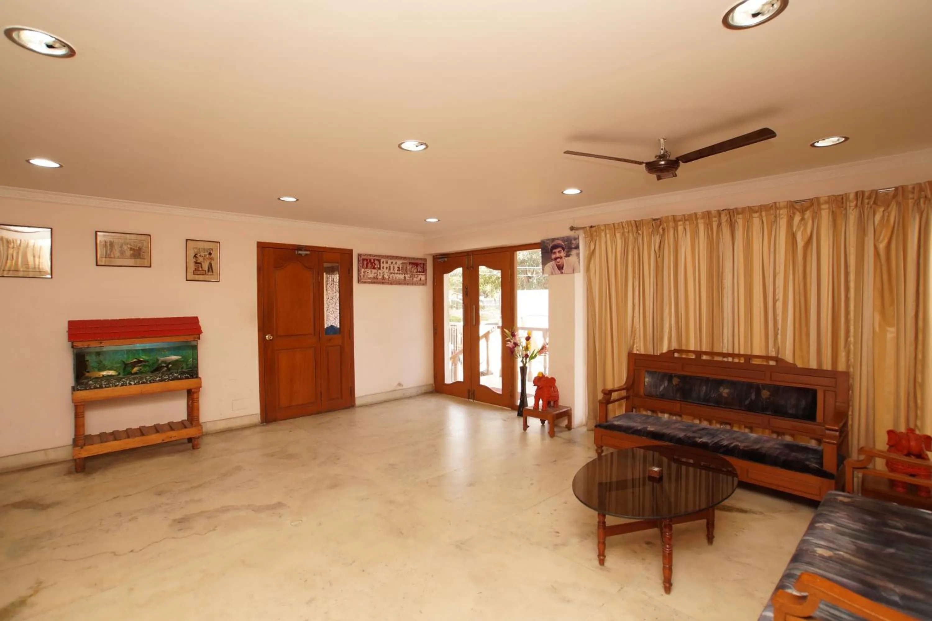 Living room in Lloyds Serviced Apartments, Near Music Academy