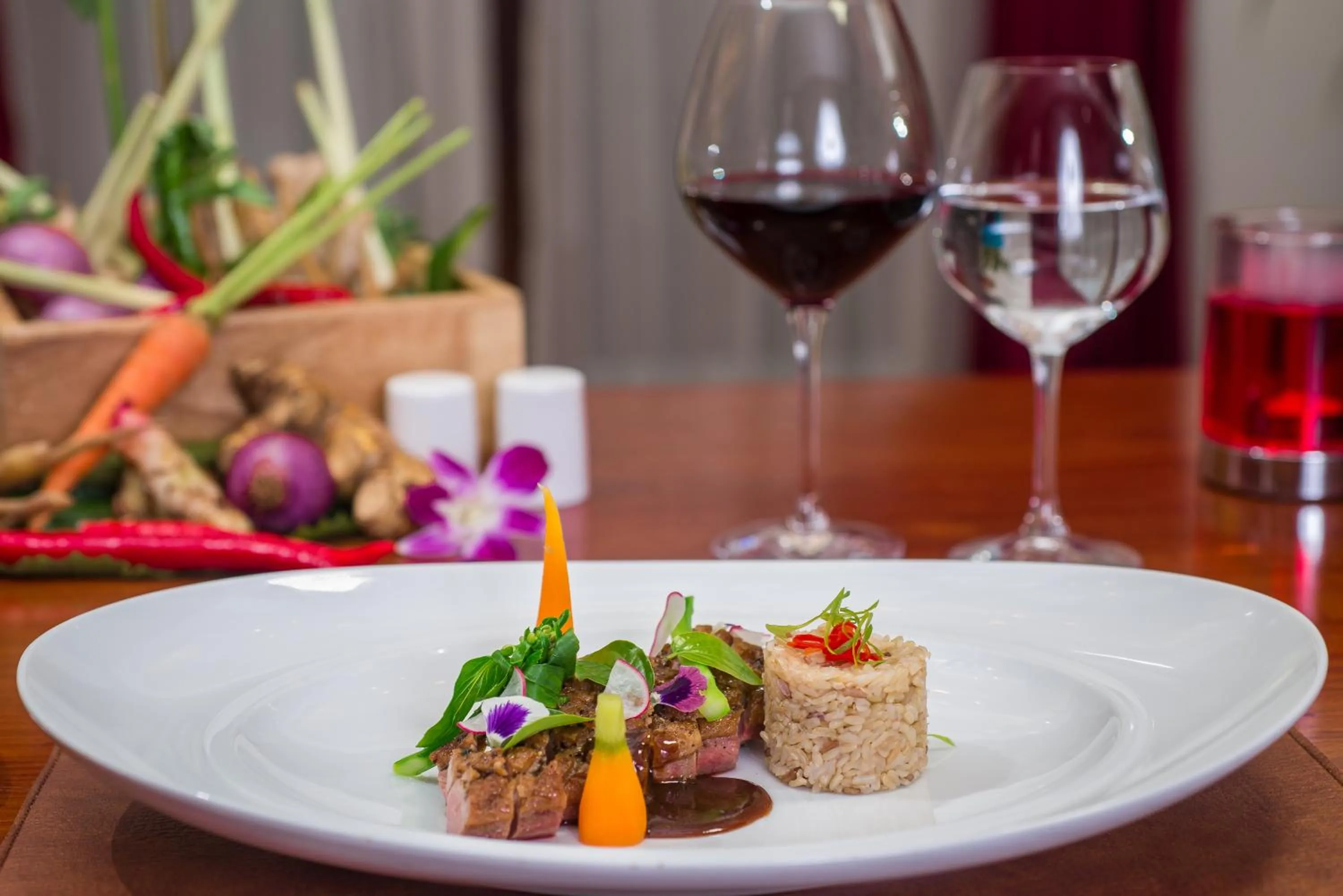 Food and drinks in Lotus Blanc Resort