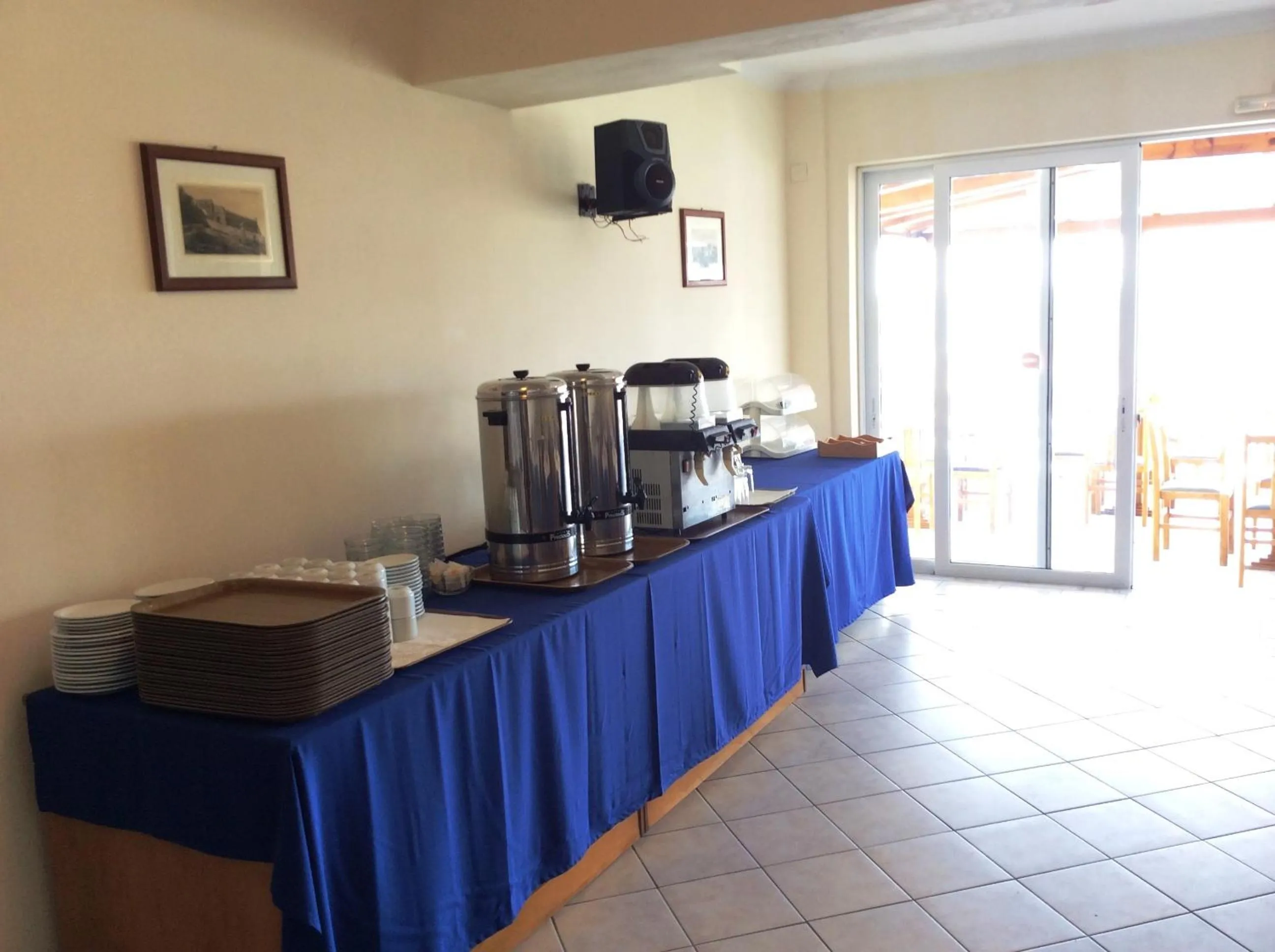 Restaurant/places to eat in Andreolas Beach Hotel