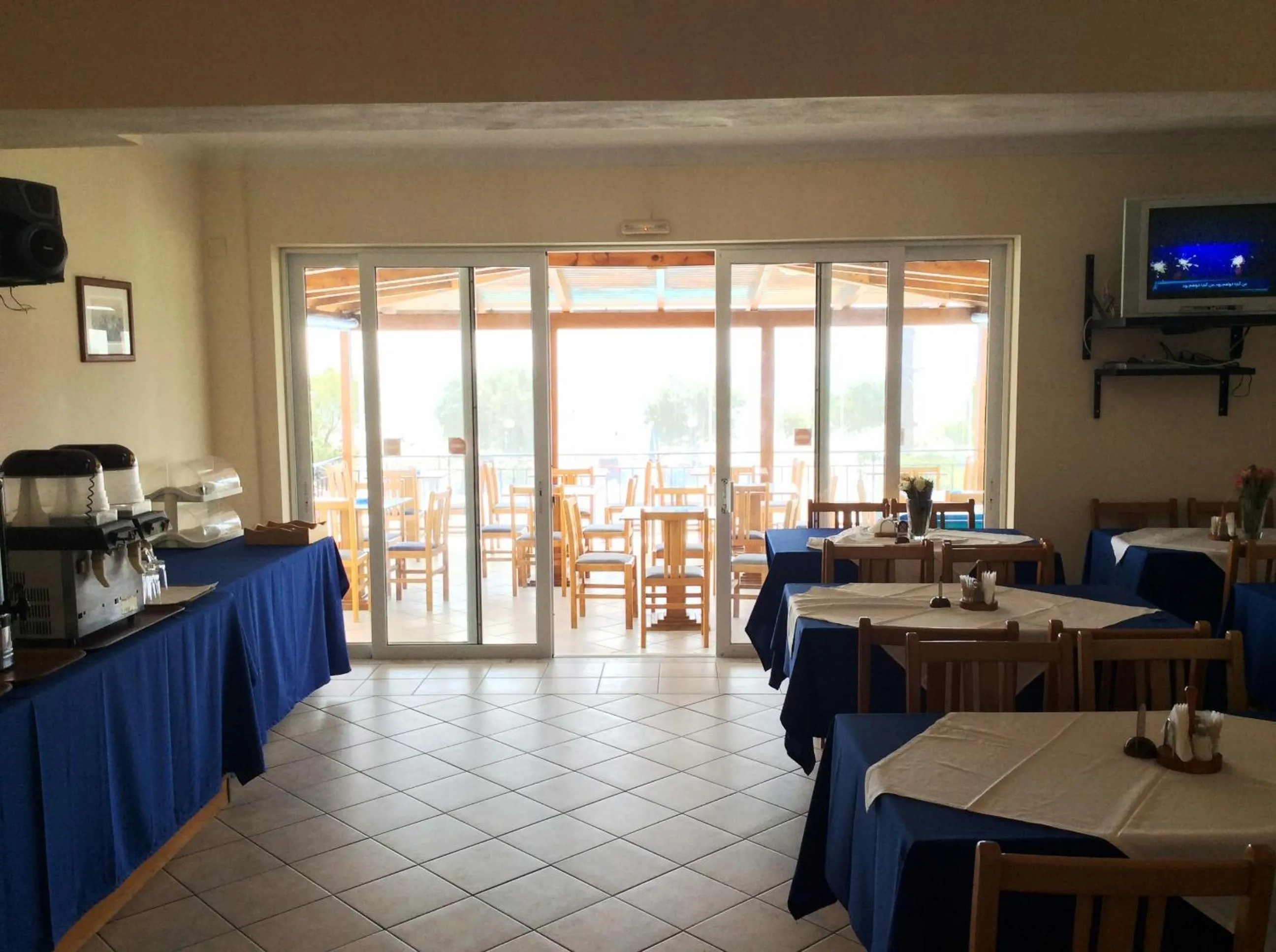 Restaurant/places to eat in Andreolas Beach Hotel