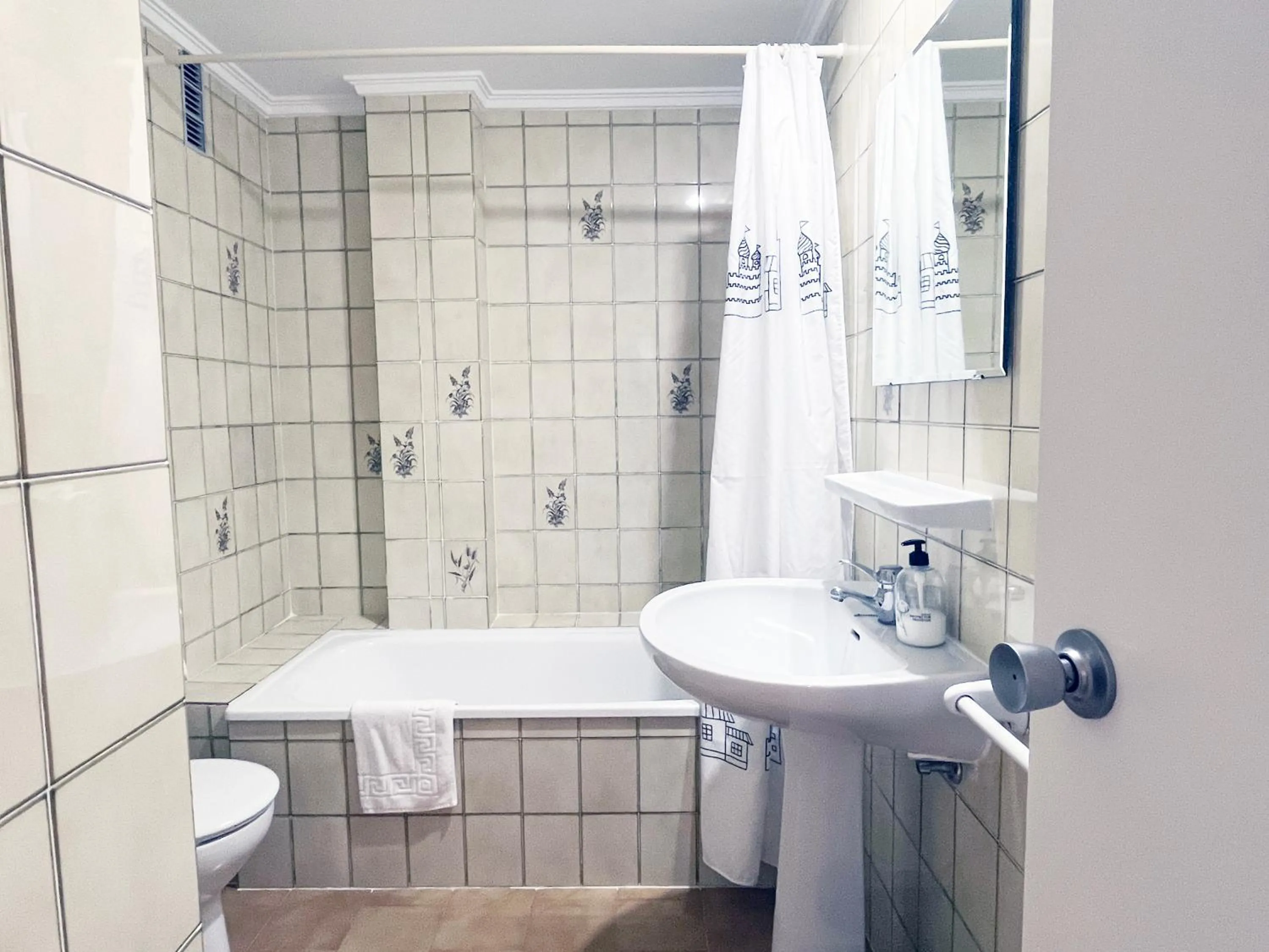 Bathroom in Apartamentos Acuario