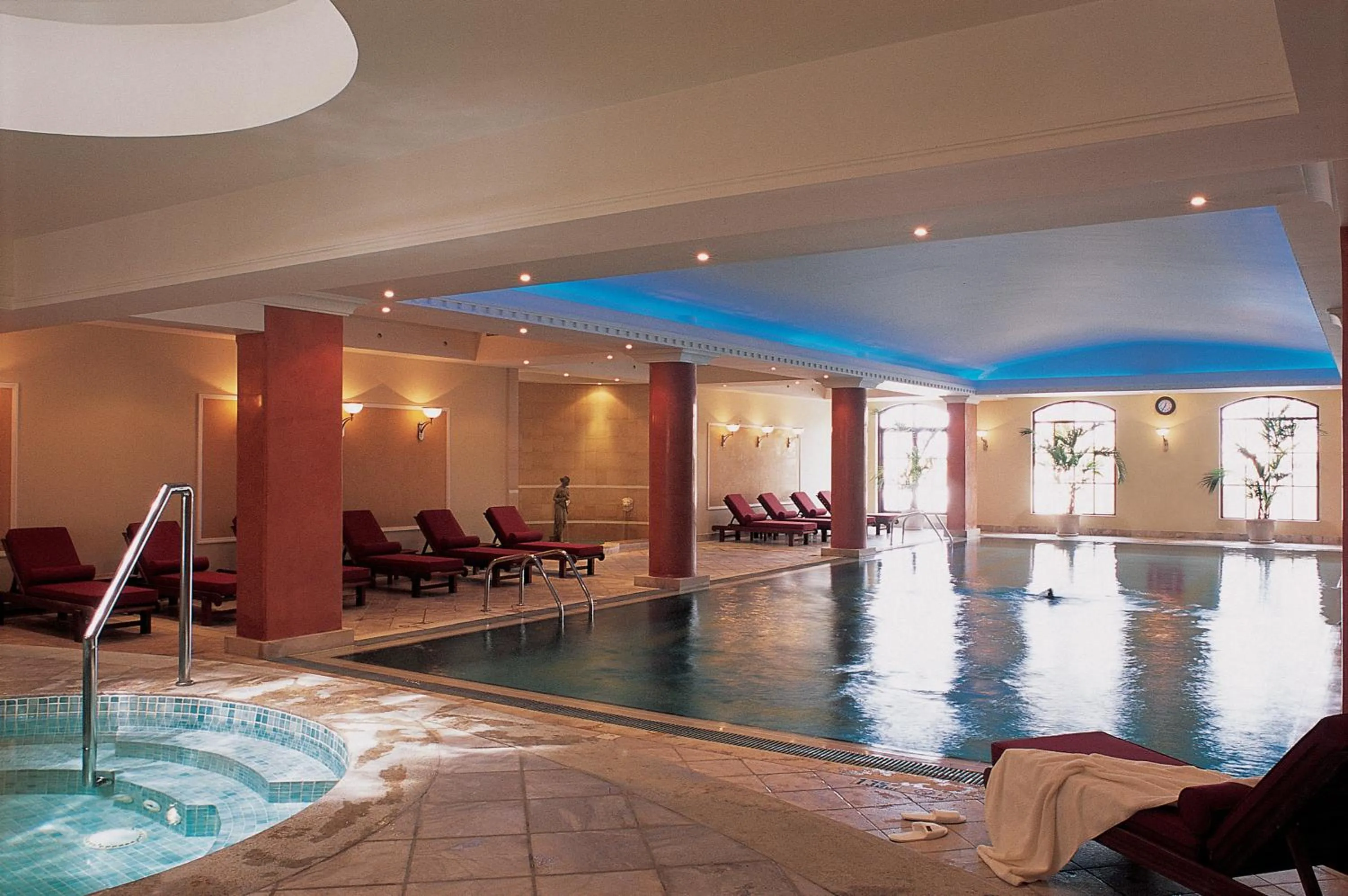 Swimming pool in Elysium