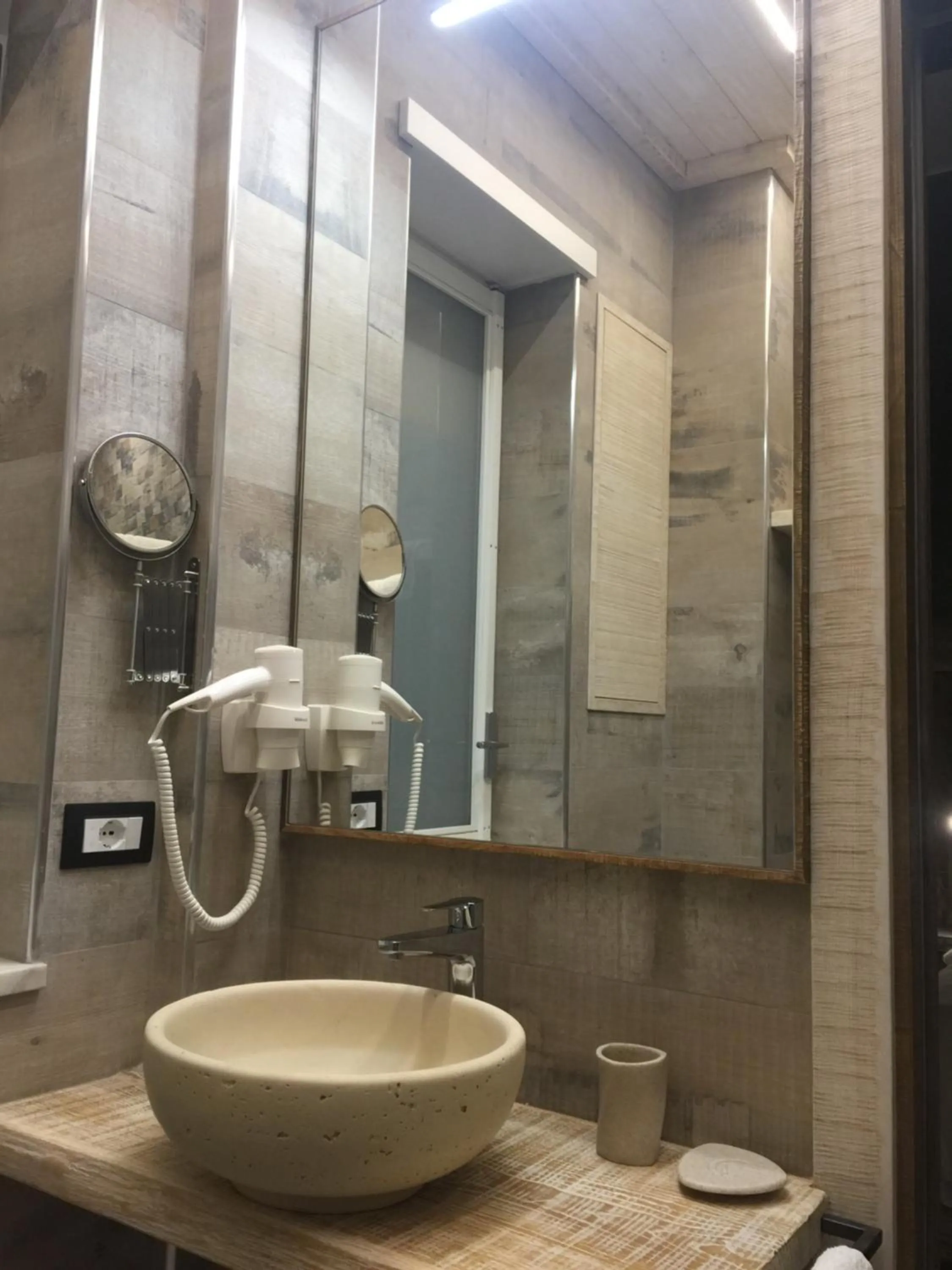 Bathroom in DOMUS VESUVIO