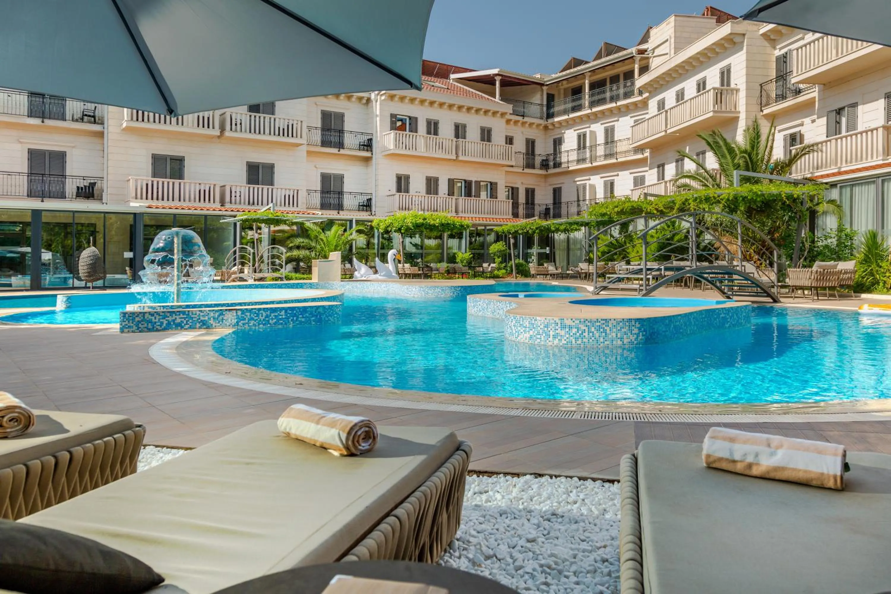 Swimming pool in Hotel President Solin