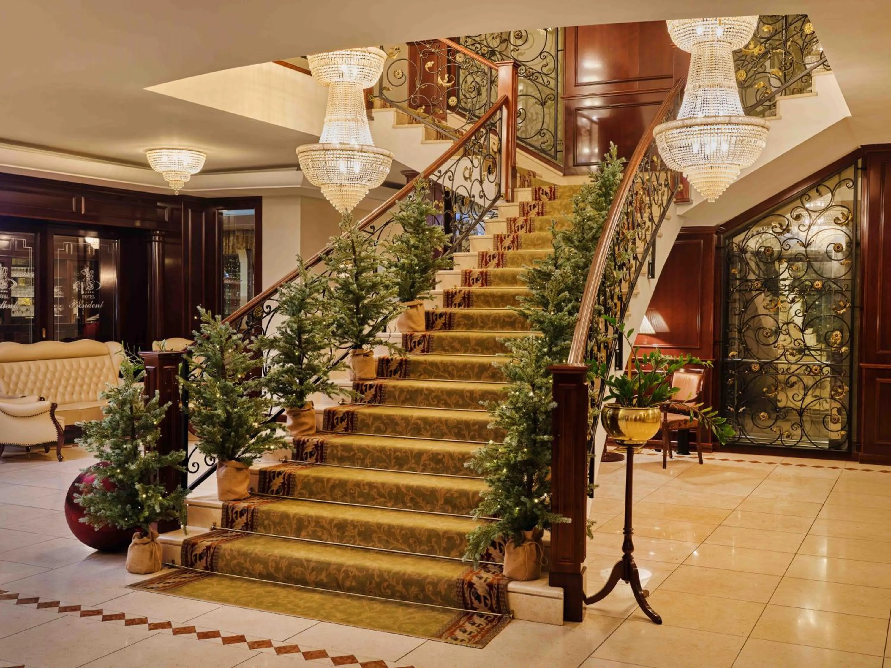 Lobby or reception in Hotel President Solin