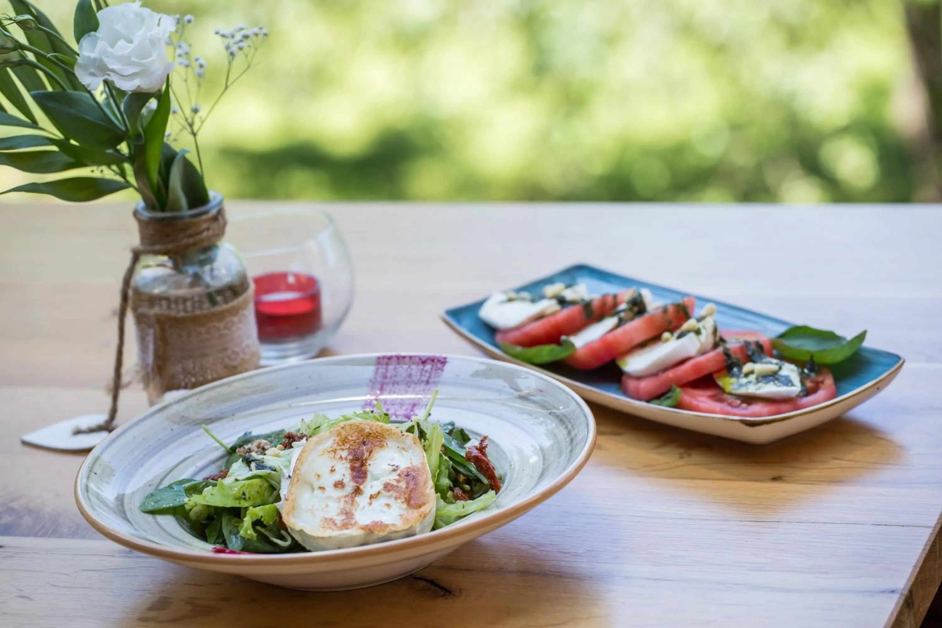 Restaurant/places to eat in Family Hotel Saint George