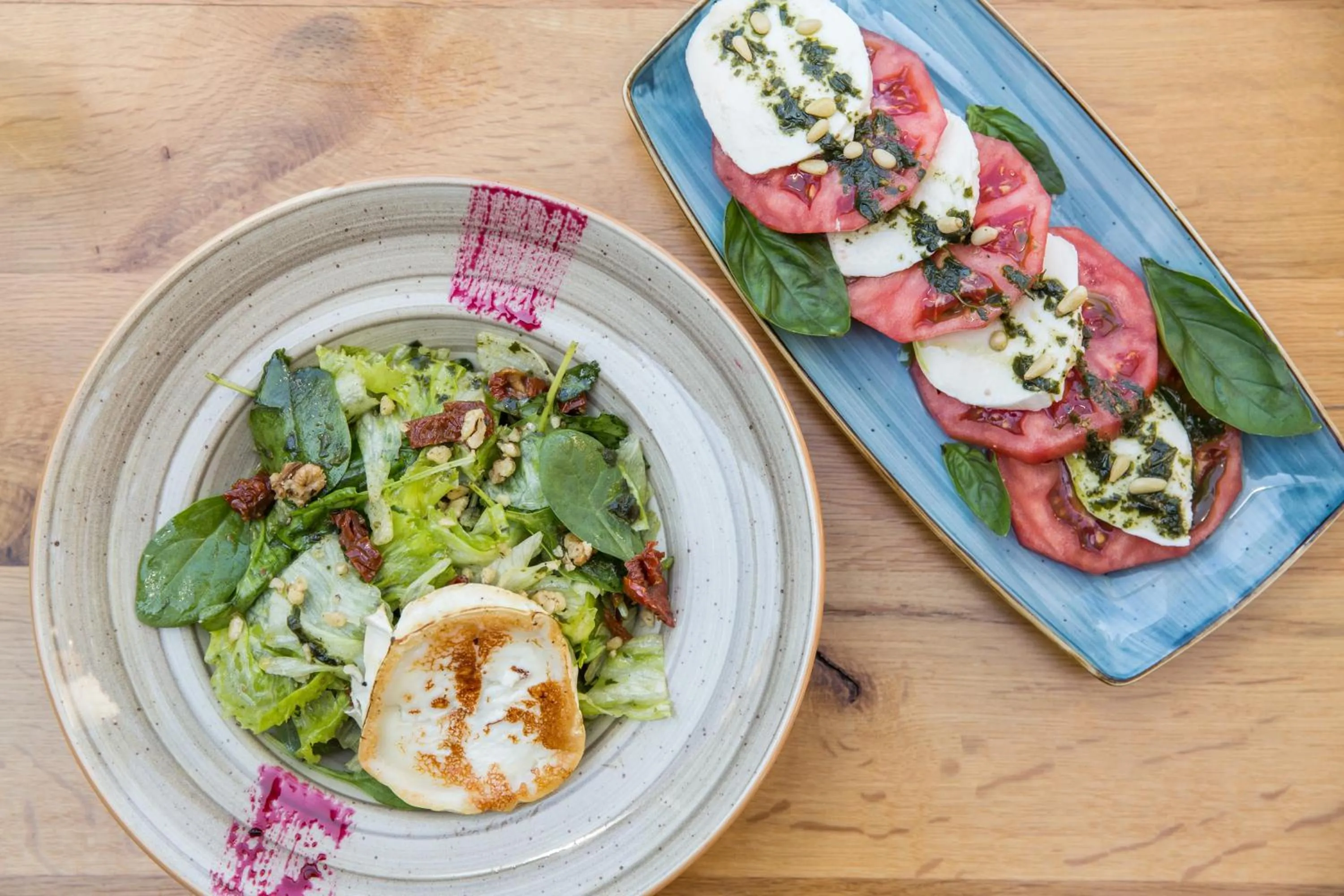 Restaurant/places to eat in Family Hotel Saint George