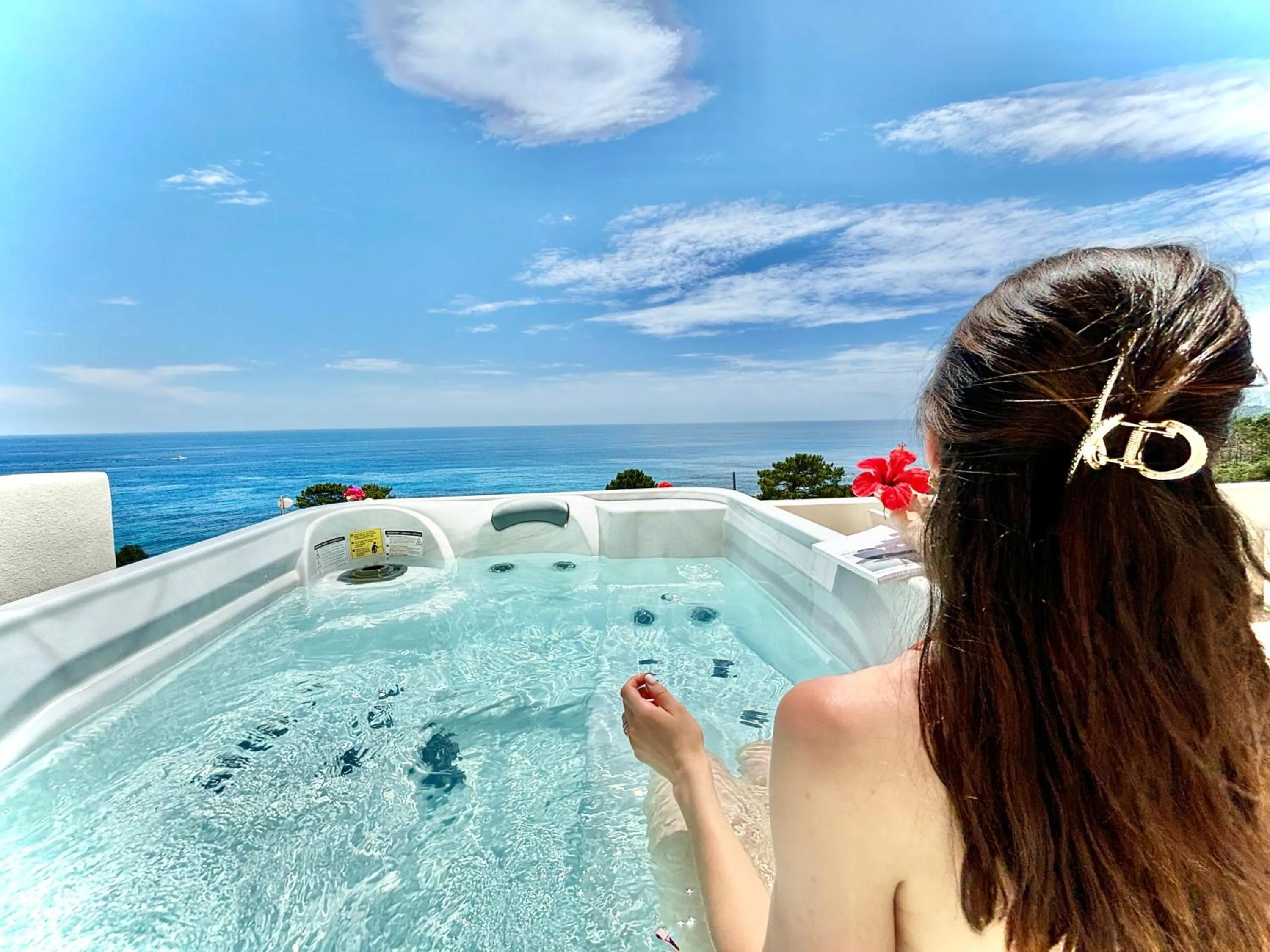 Hot Tub in Residence Canella