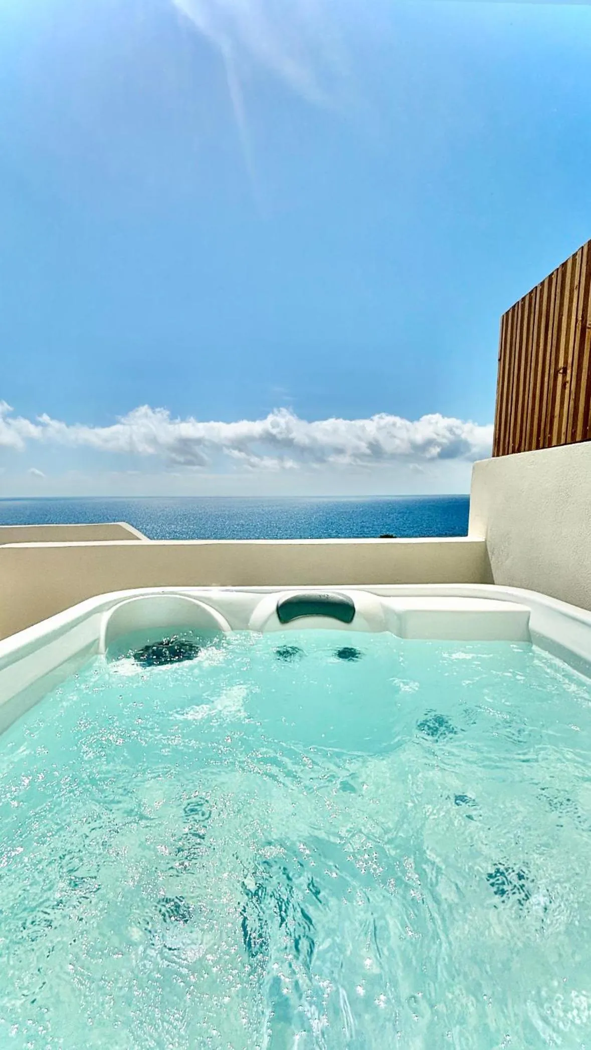 Hot Tub in Residence Canella