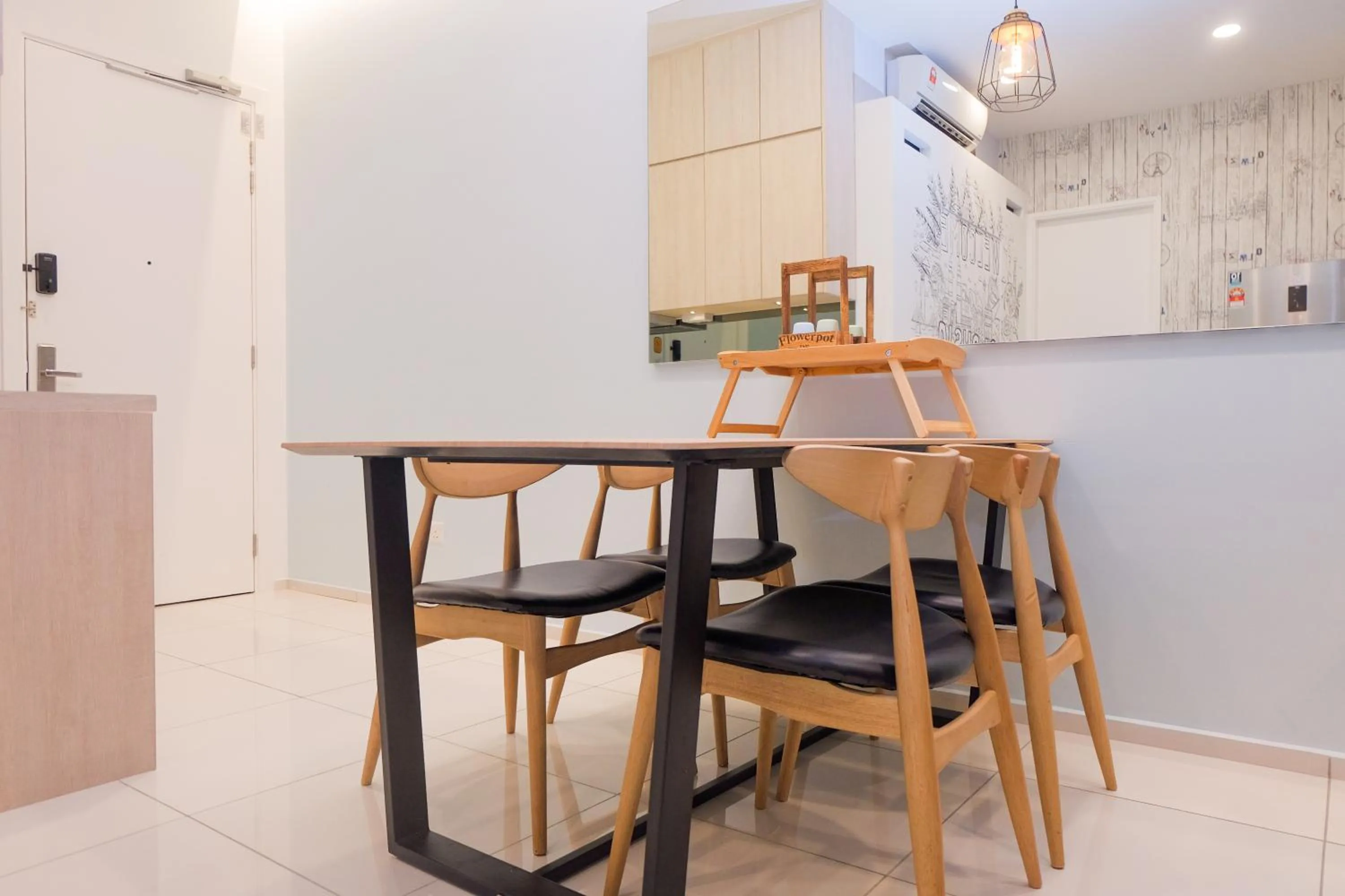 Dining area in The Robertson Bukit Bintang by Wowhome