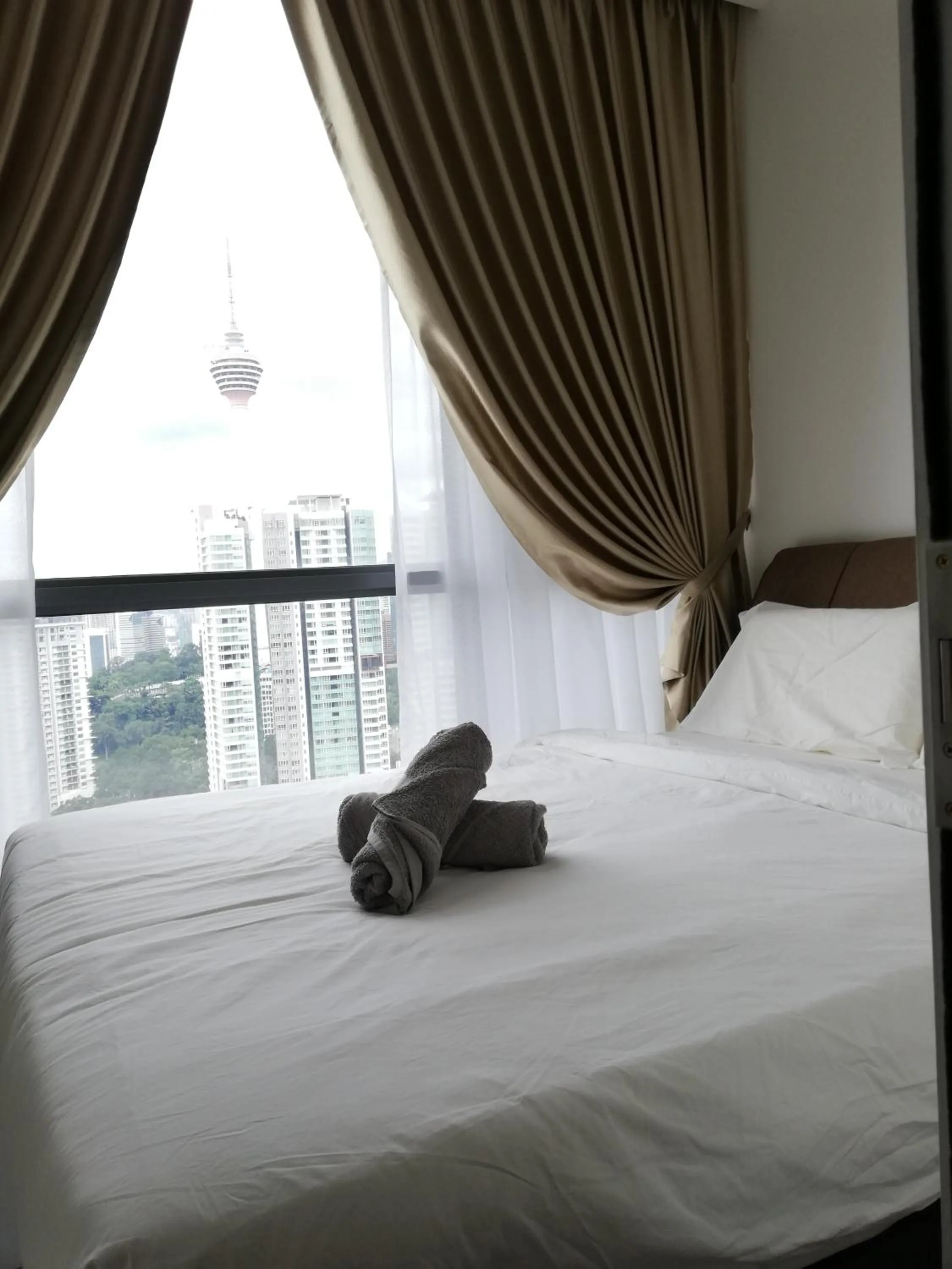 Nearby landmark, Bed in The Robertson Bukit Bintang by Wowhome