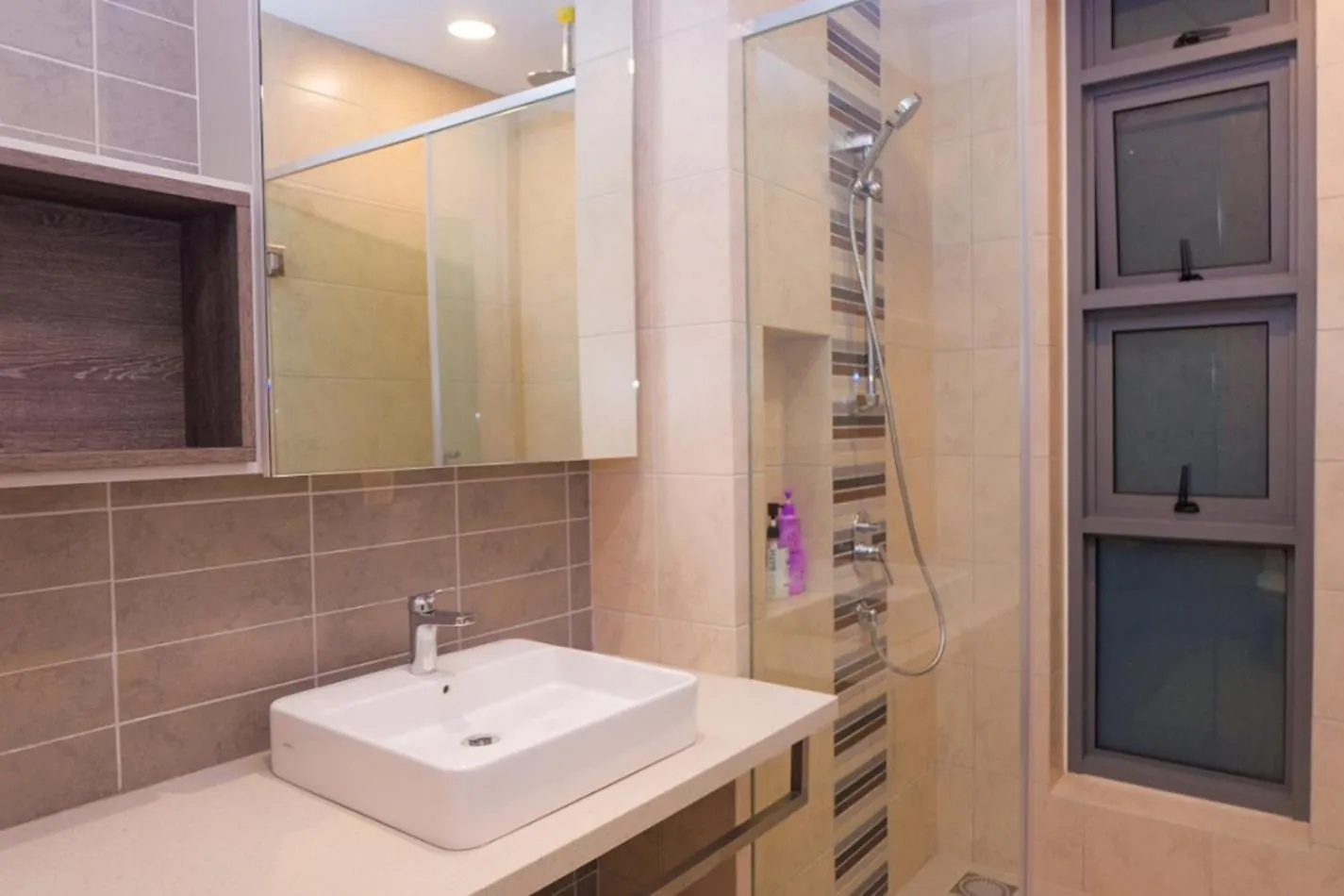 Toilet in The Robertson Bukit Bintang by Wowhome