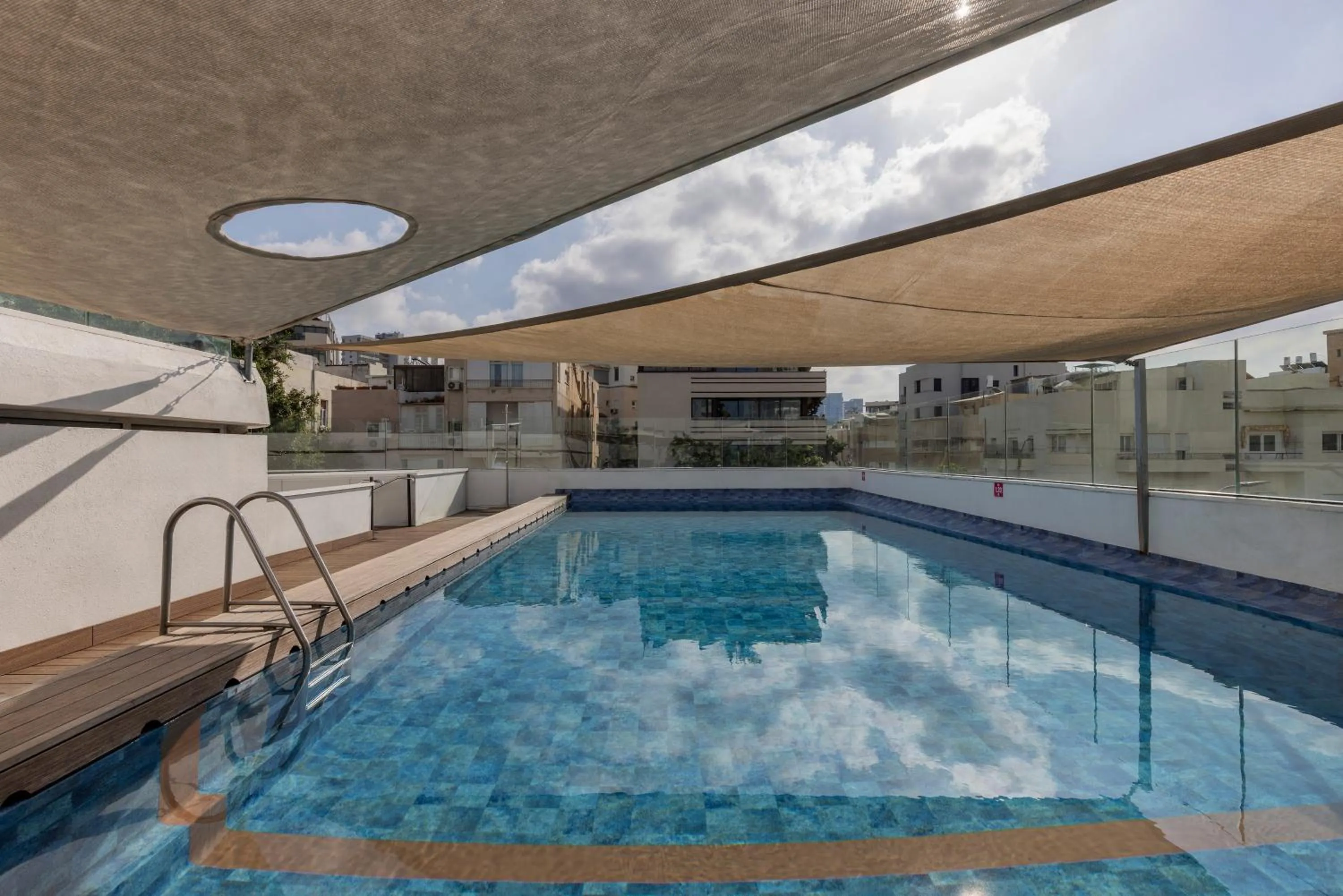 Day in Metropolitan Hotel